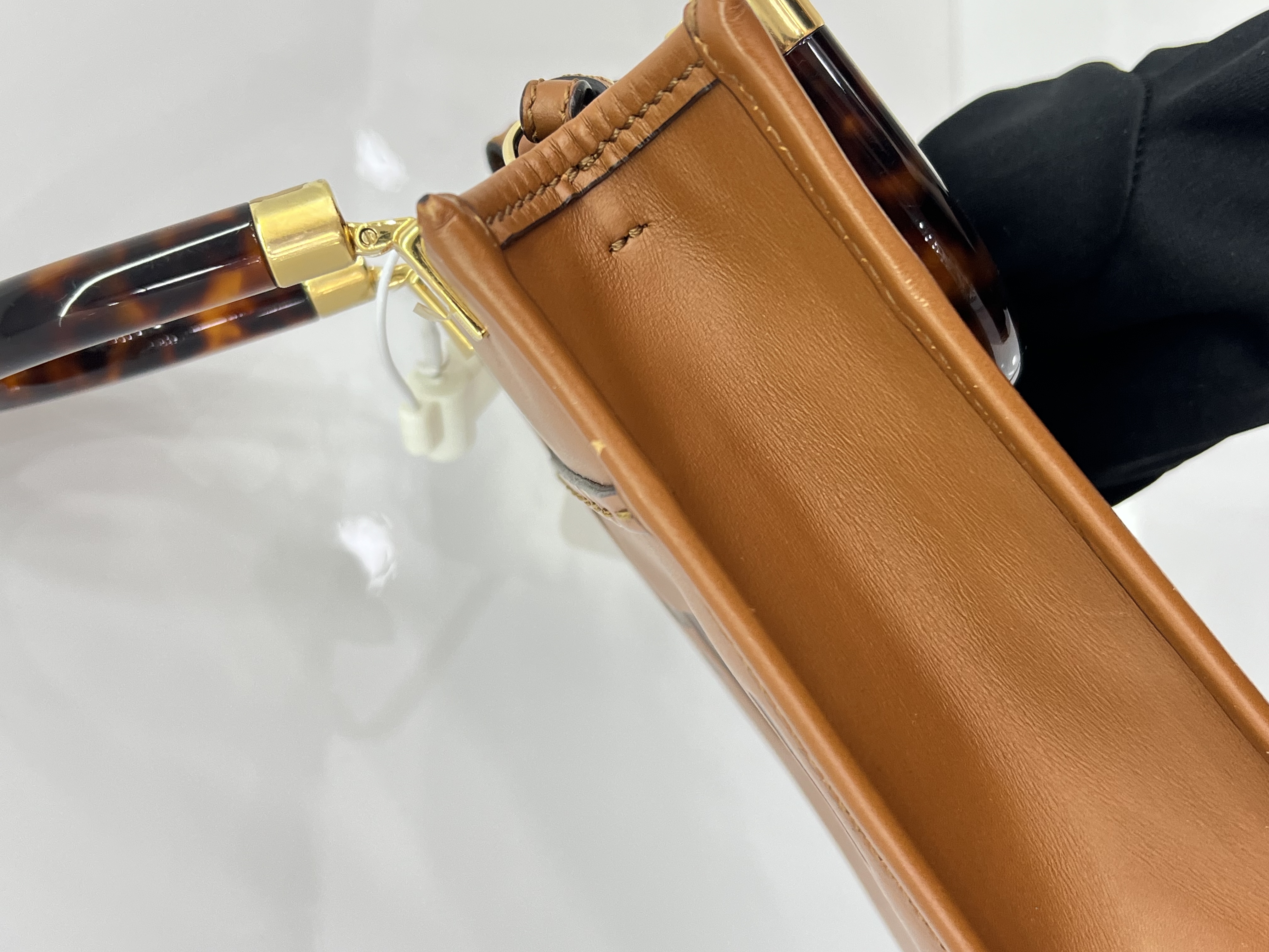 直播貨品 |  [1個-$100 2個-$300］EE34