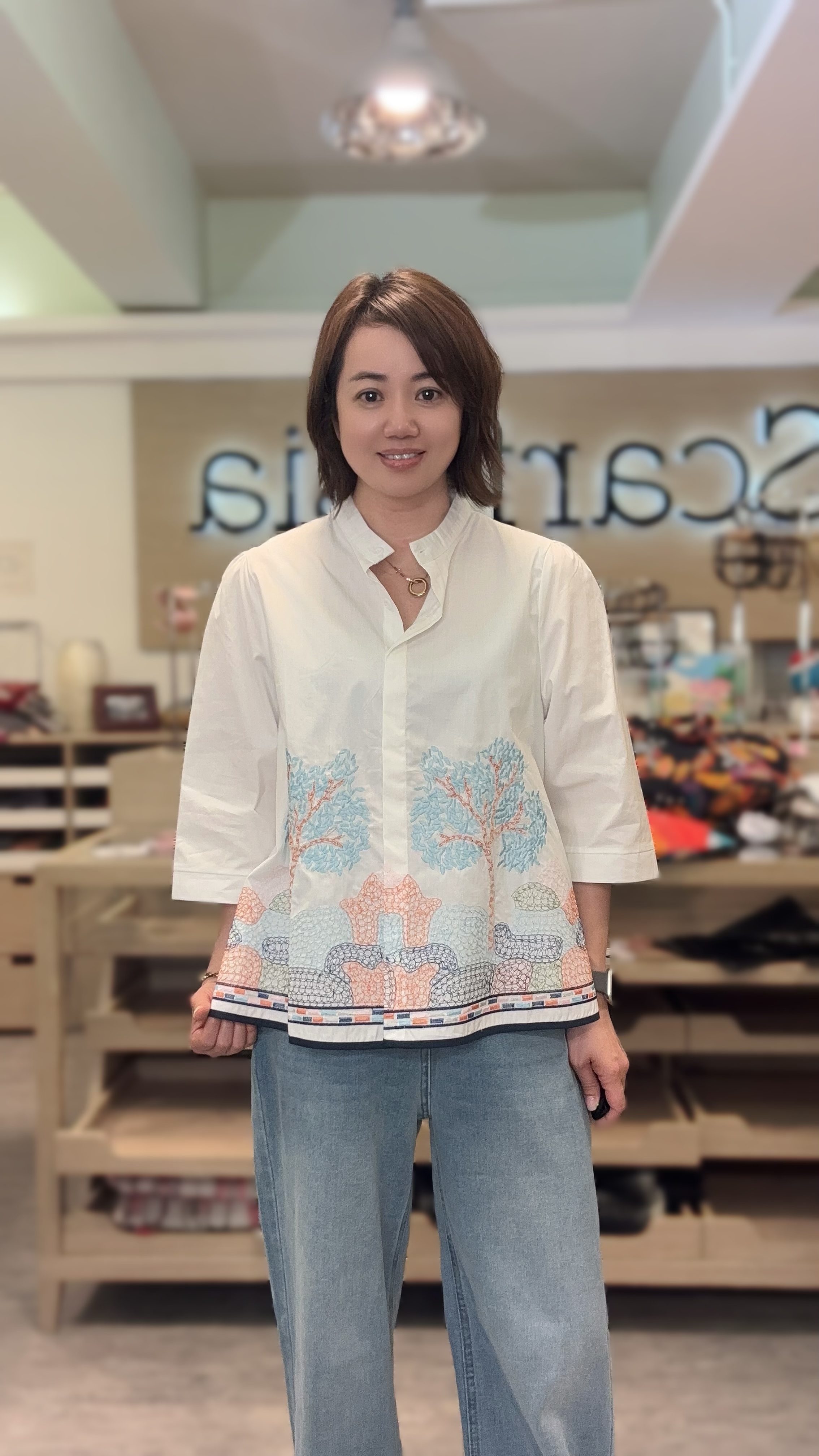 [訂購] A43 手工刺繡衫