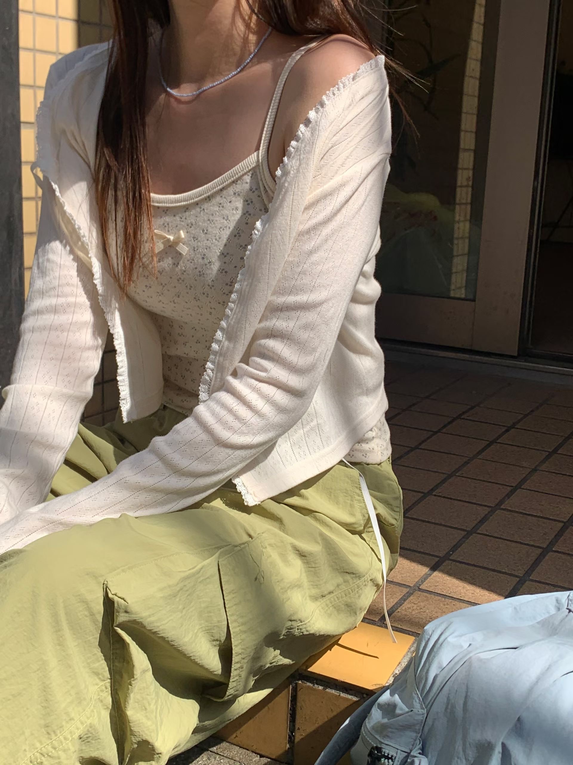 【 ♪ 春夏感直線提升🌼 |必備小碎花～鏤空蝴蝶結棉質吊帶背心💛】Floral Day Tank Top(三色入)