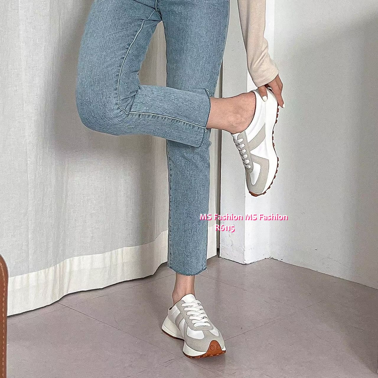 R6115 韓國🇰🇷拼色後拖sneakers