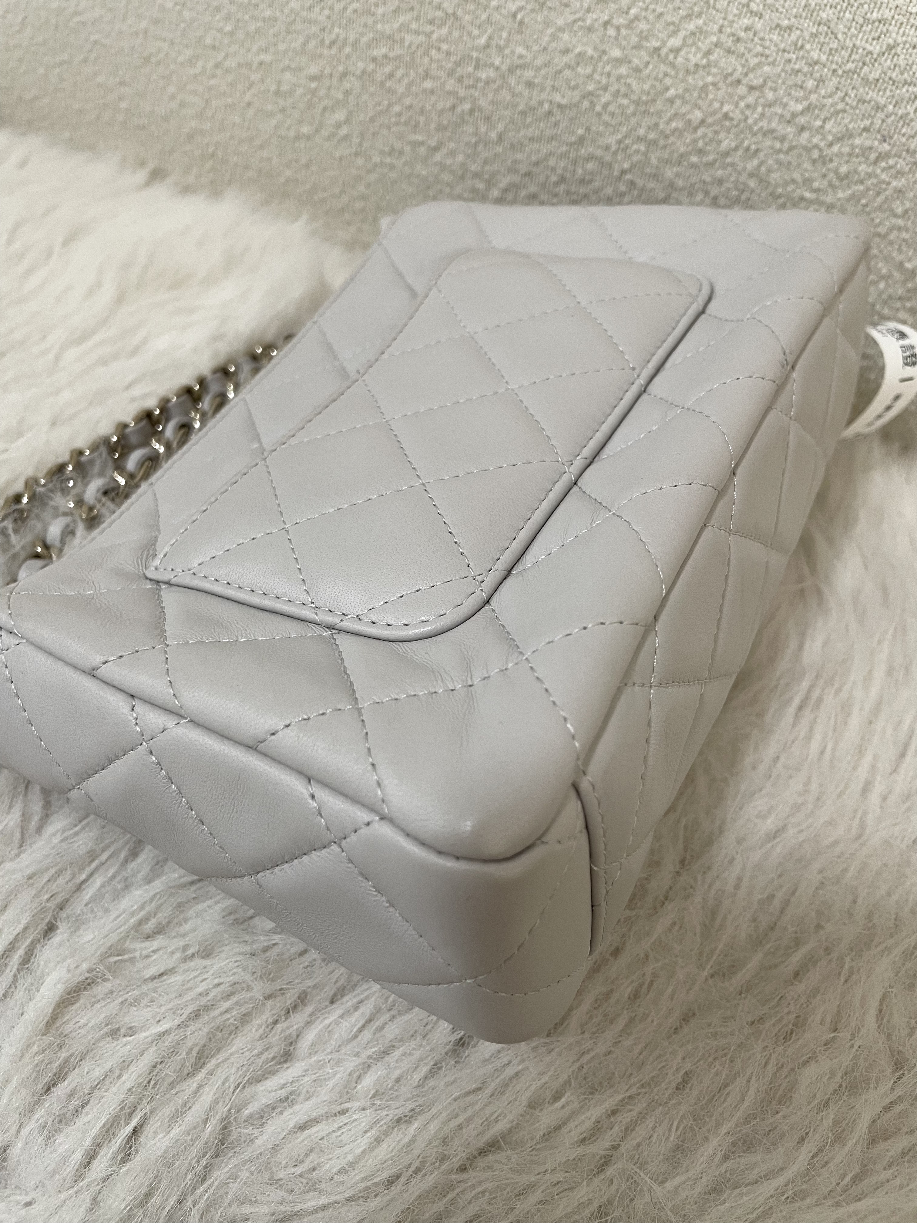 Pre-owned Chanel camera bag/ Product Code: 26031007