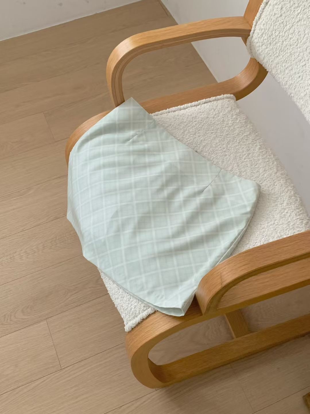 【  🫧超美春天配色☘️♡ | Sheer滑捋捋～中高腰斜紋格仔裙🤍 】 Spring Love Checked Skirt(兩色入)