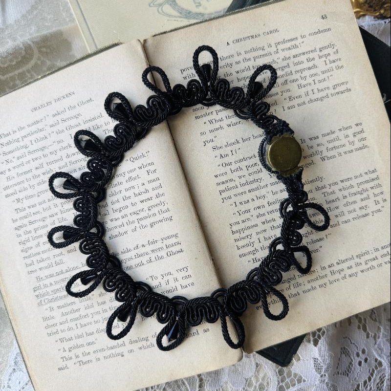 Vintage German Gothic-Inspired Glass Bead Embellished Choker(NZ078)