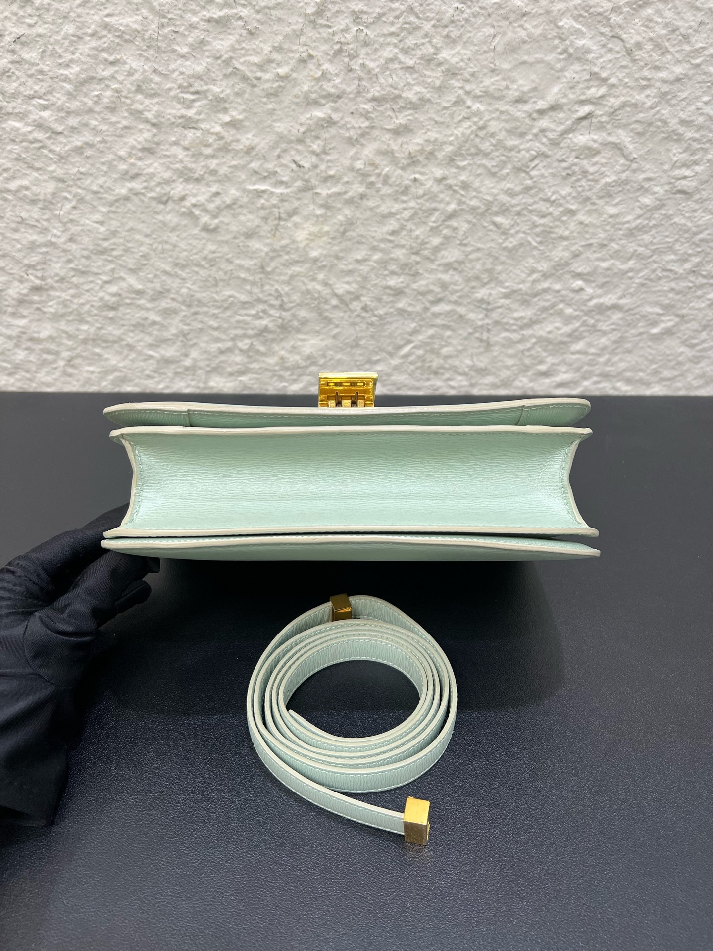 【預訂貨品】Celine 薄荷綠牛皮水波紋豆腐包