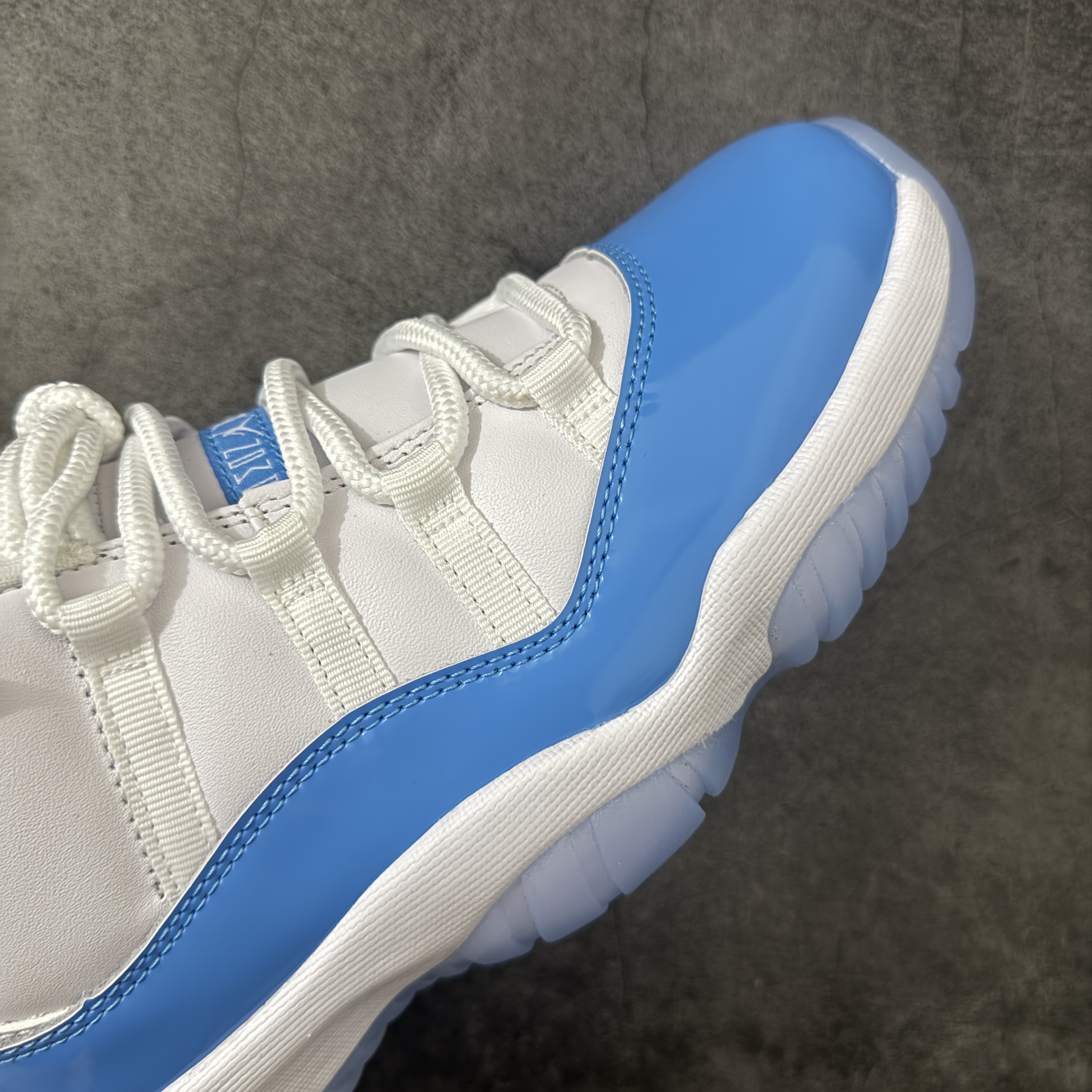 Air Jordan 11 Retro Low FV5104-100