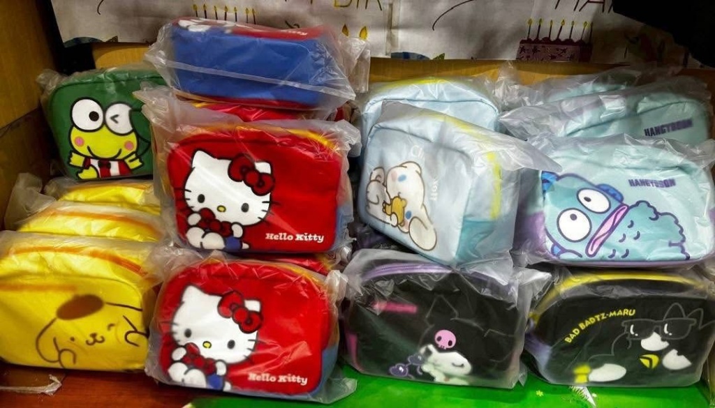 SANRIO 掛繩拉鍊包 - 04260197