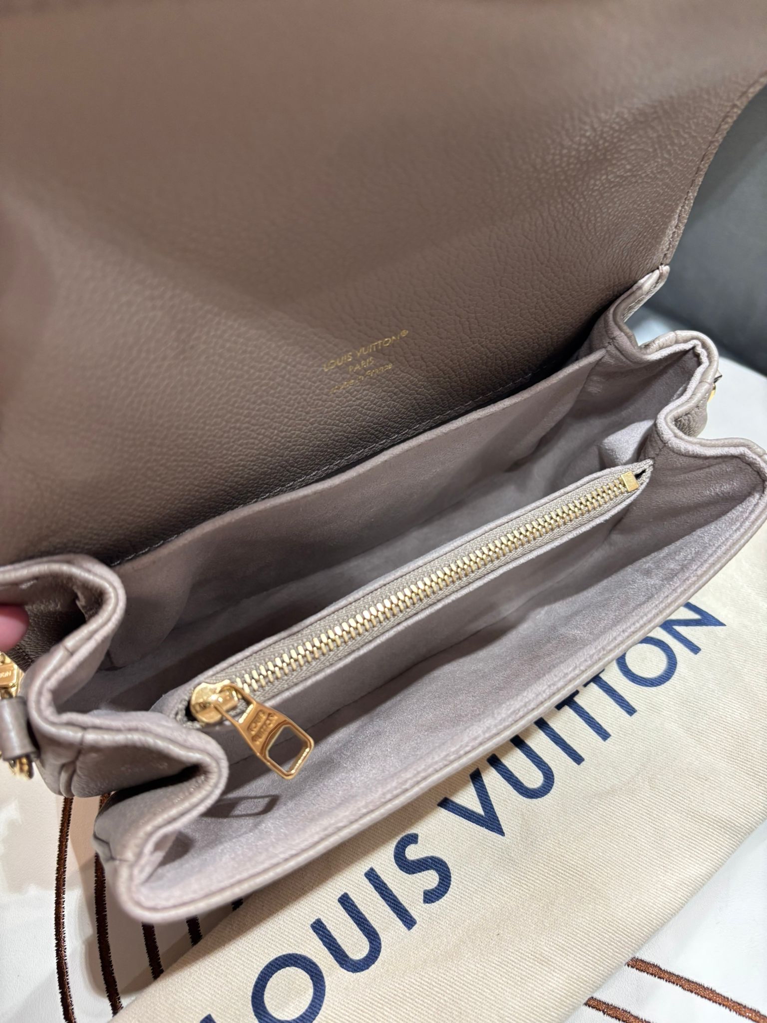 Lv Metis east west Calfskin 100%Authentic,98%new ✅dust bag  