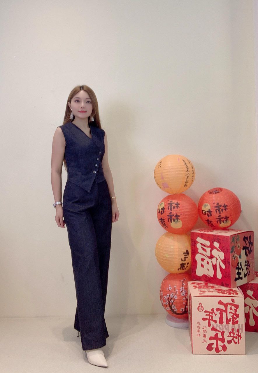 V领马甲式上衣 1830