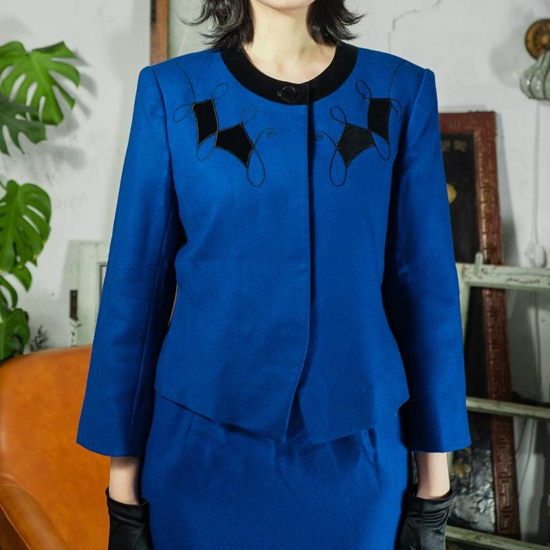 Vintage C.a. 1980s Two Tone Royal Blue & Black Velvet Trimmed Pattern Twin Set - Blazer and Skirt (MT1607-4)
