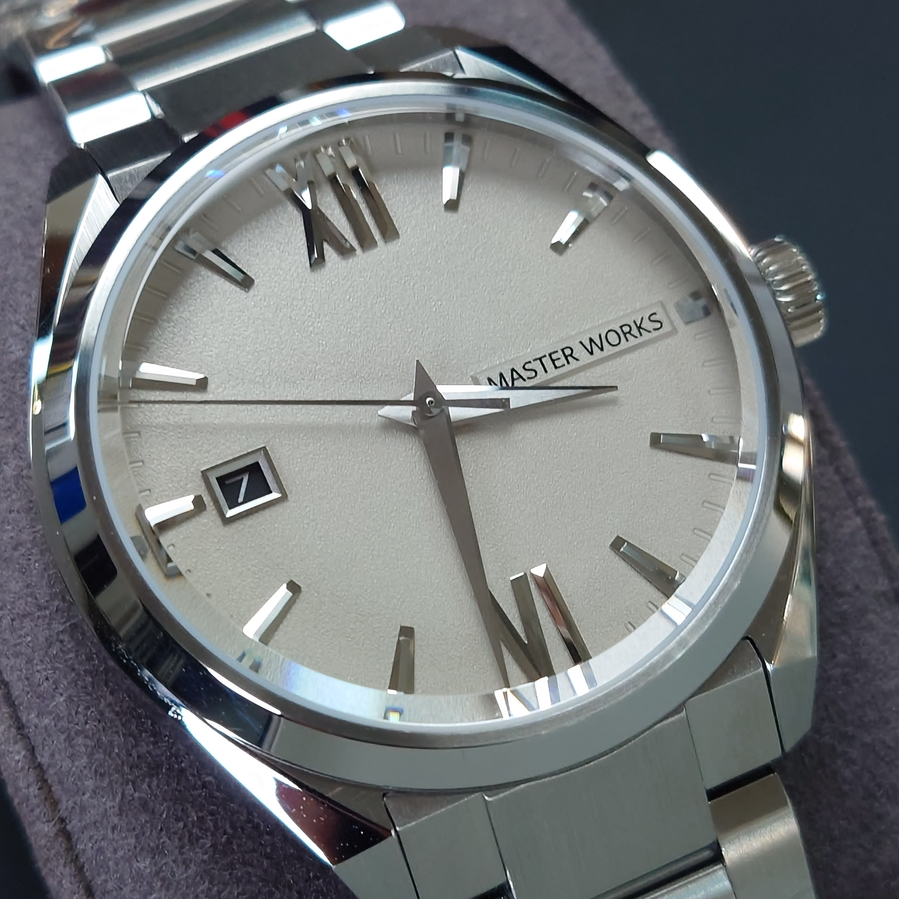 Master Works ANGOLOACUTO Beige