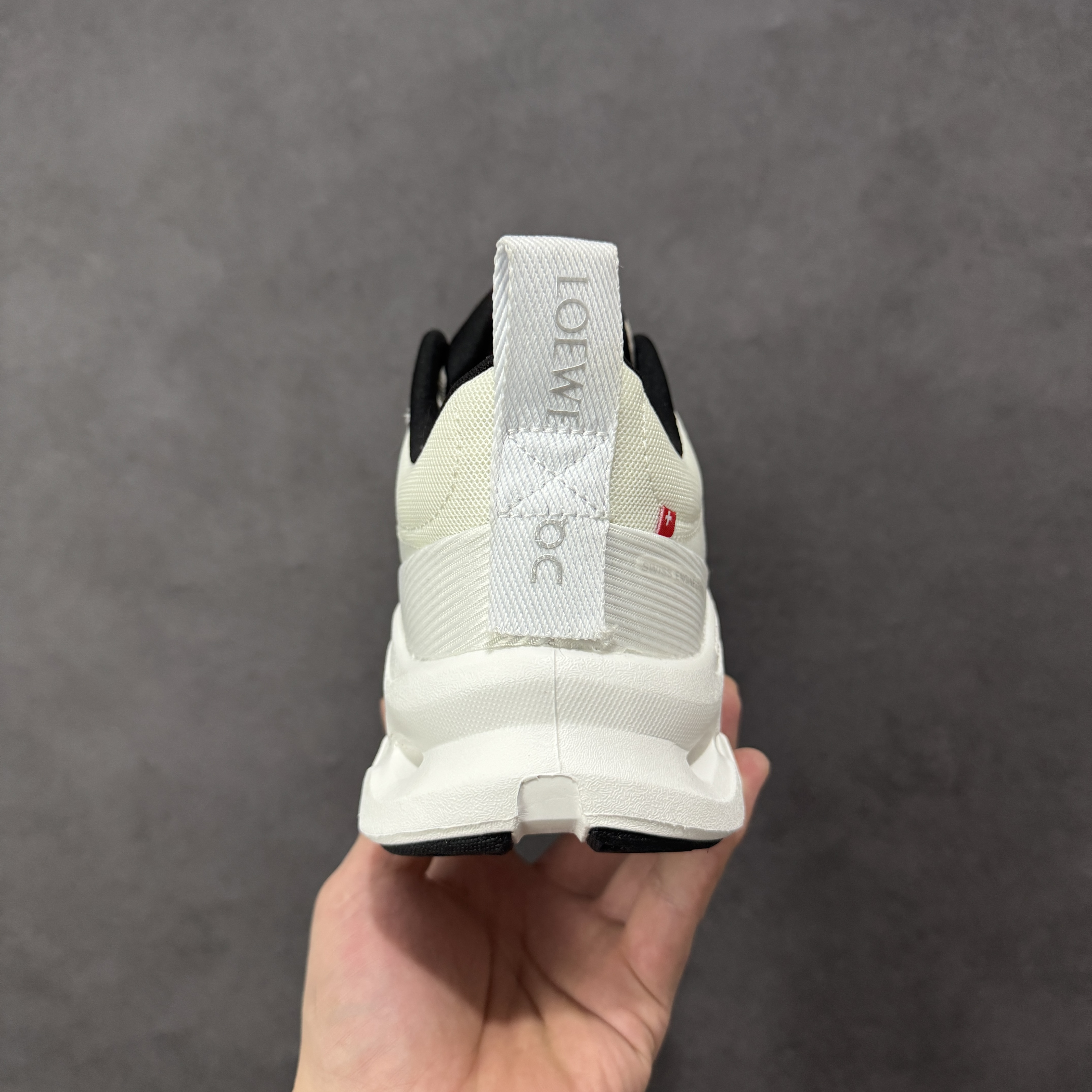 On Running Cloudtilt 2 LOEWE 