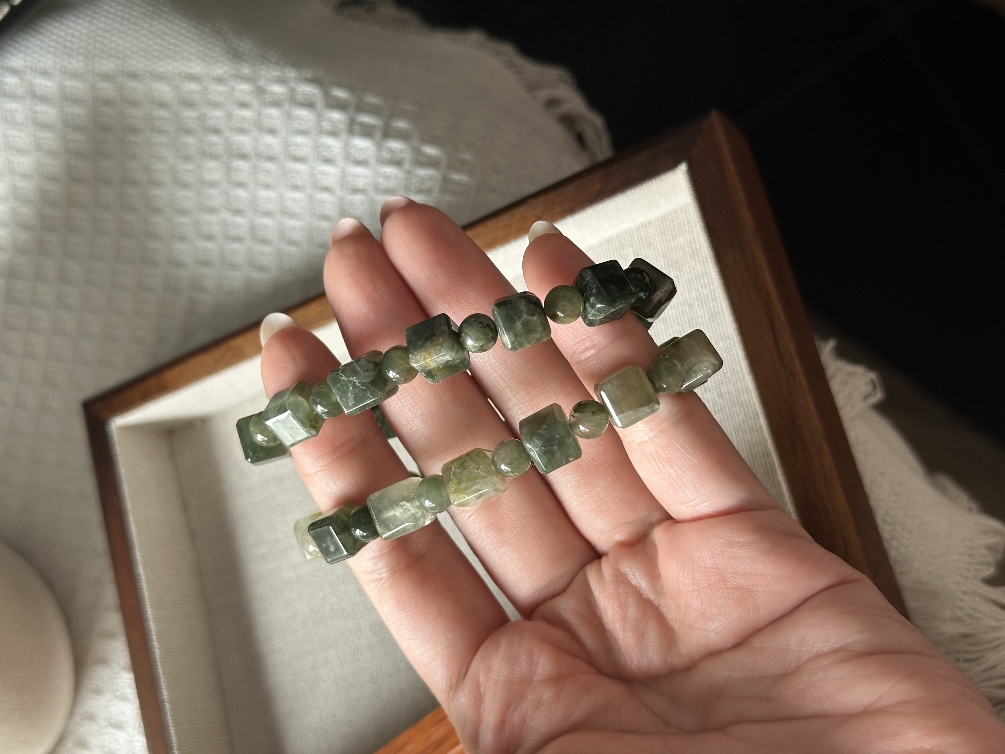 方糖绿发晶 ｜ Cube Green Rutile 8mm+