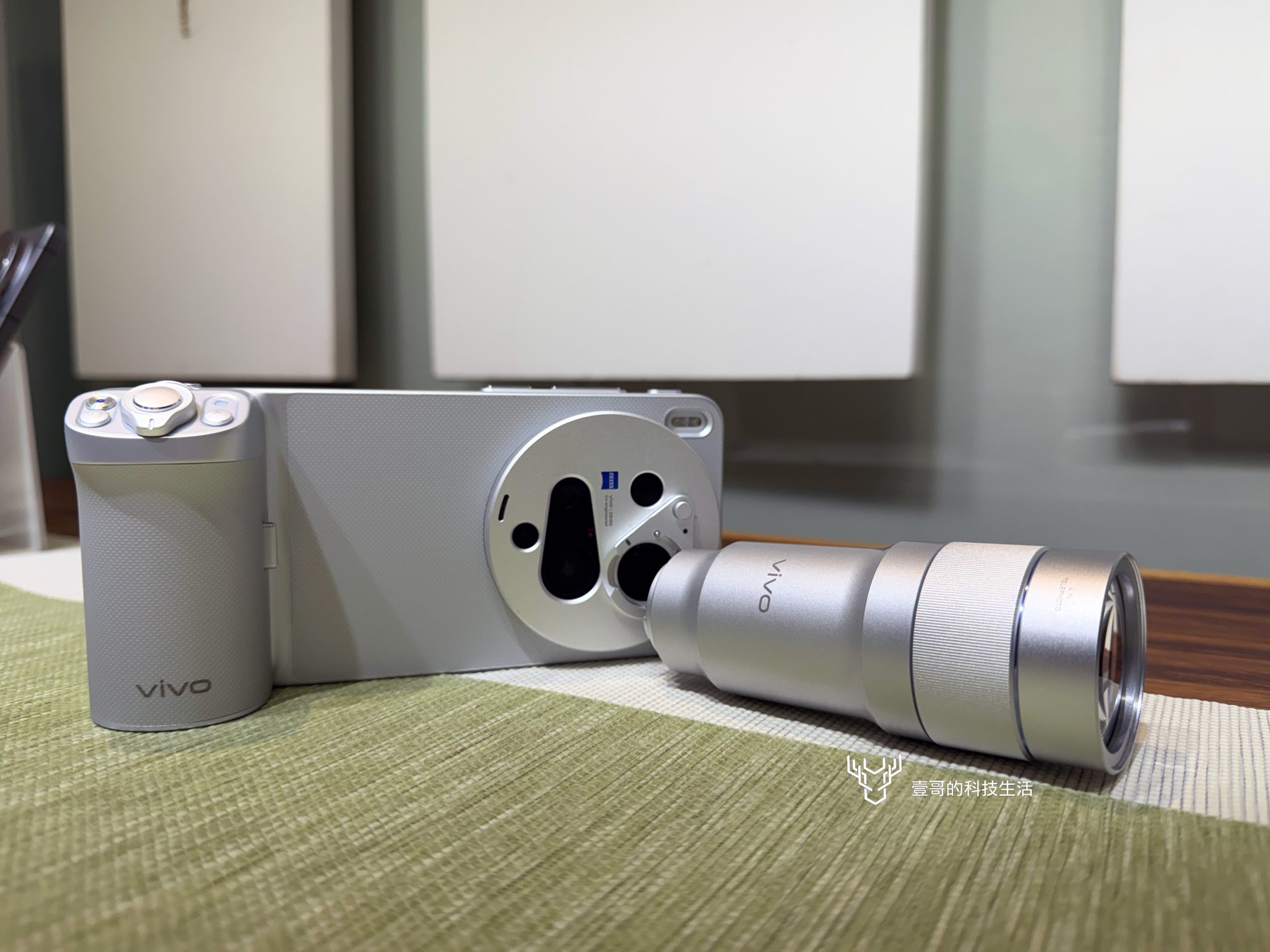 VIVO X300 Ultra  G2 Lens