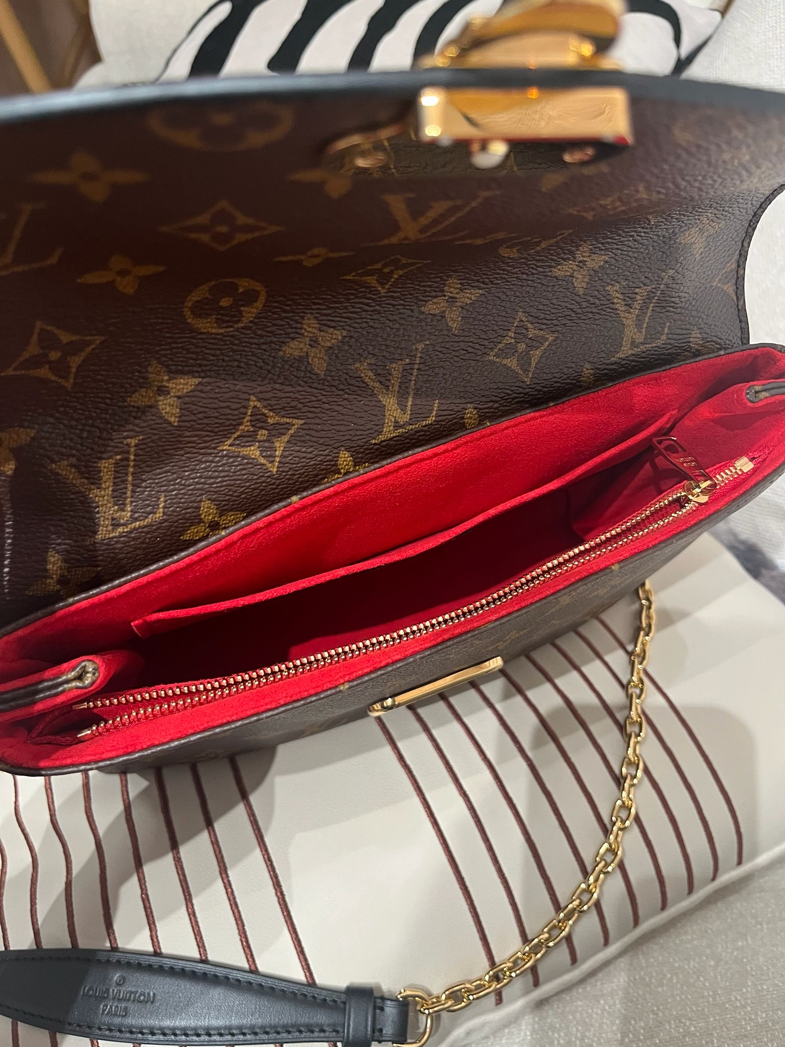 Lv Saint Placide Monogram Chain SHOULDER BAG M43713 100%Authentic ,98%new✅dust bag  