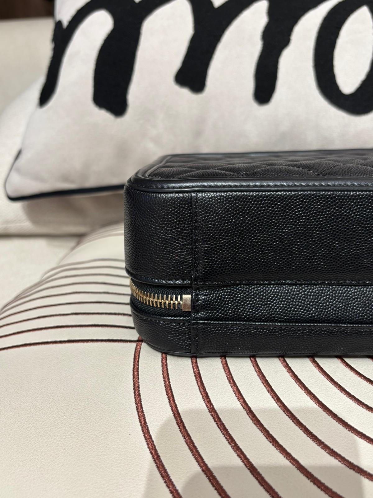 Chanel cc filigree vanity with chain 21cm 黑色荔枝牛皮金鏈 100%Authentic ,98%new ✅25card✅dust bag ✅盒 