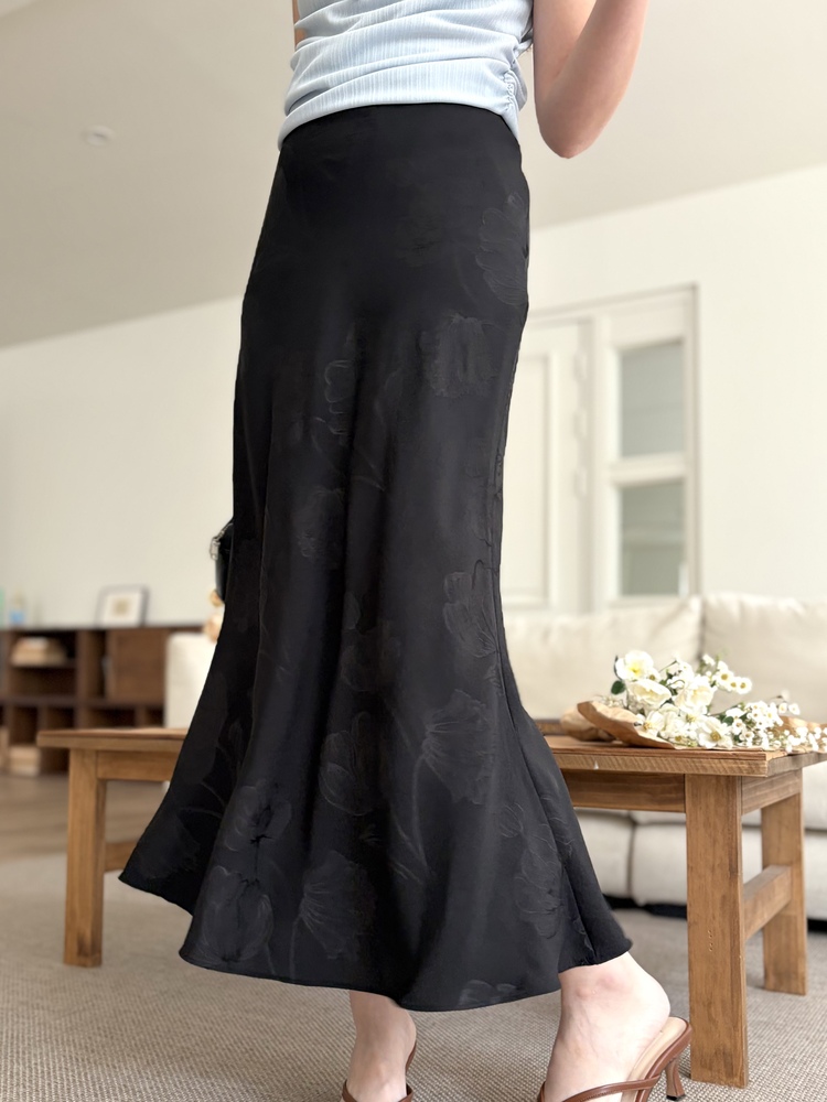 Floral Silky Skirt (Black)