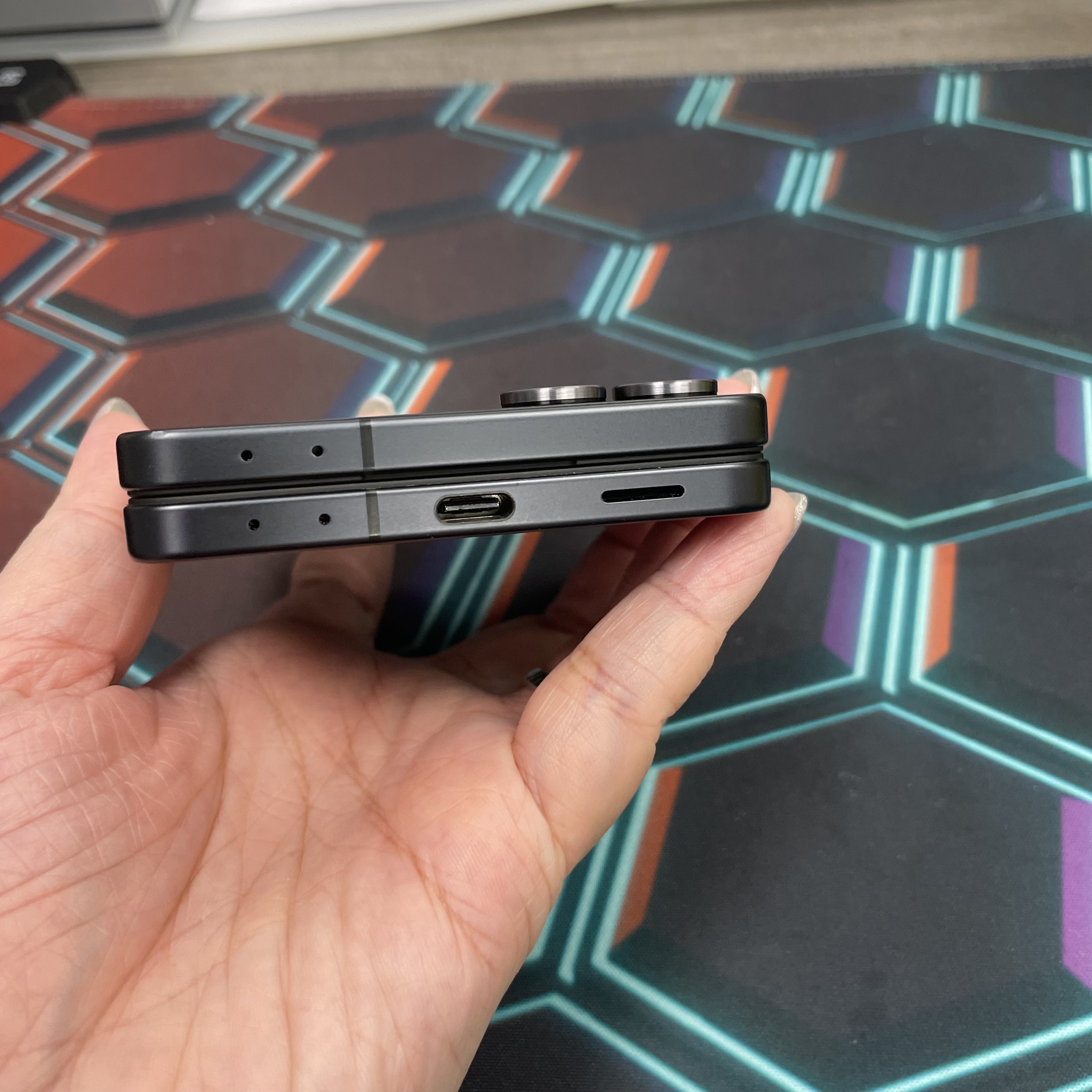 *6913 Galaxy Z Flip 7 勁靚機 12+256GB 黑色 black
