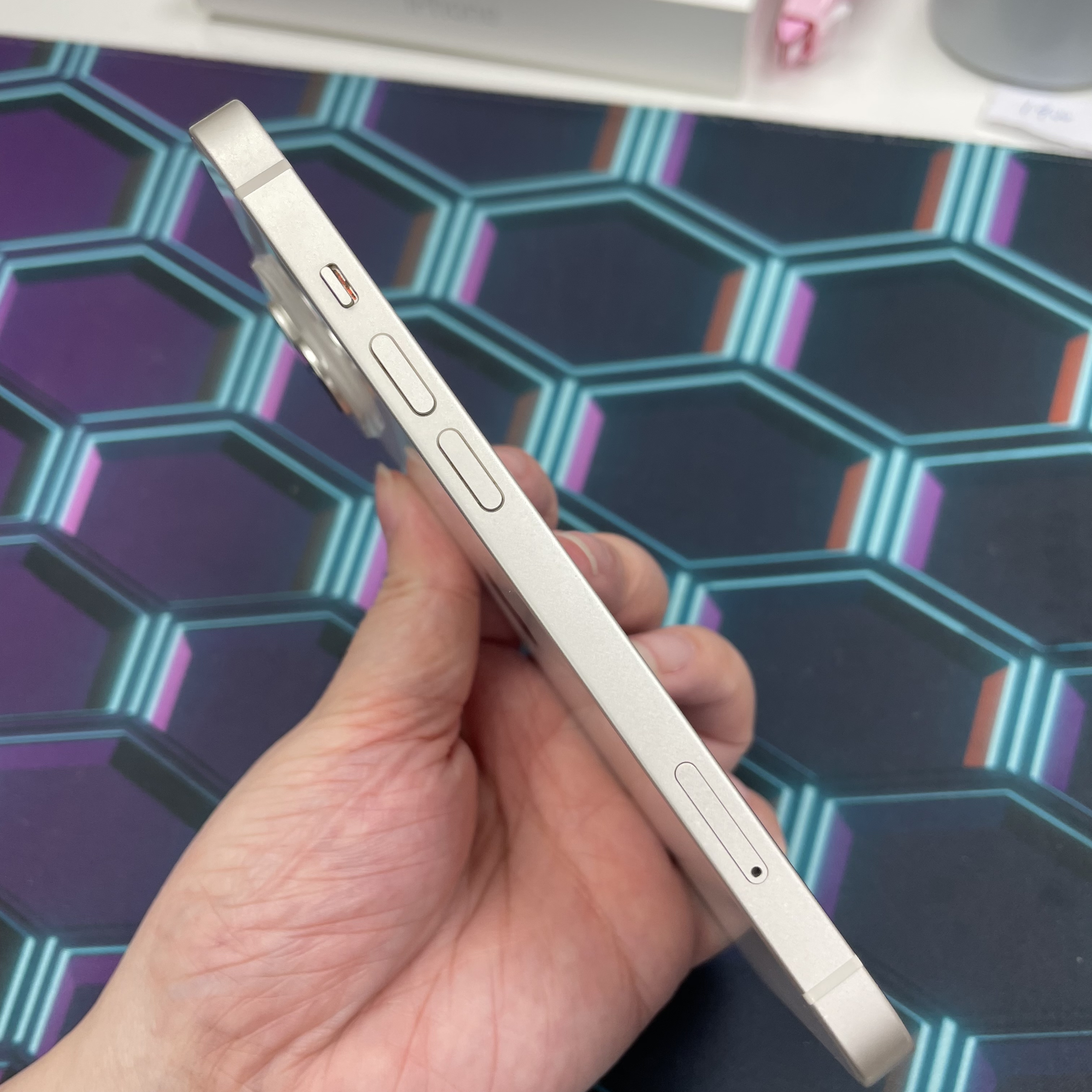 *6403 14 勁靚機 256GB 電75 白色 white