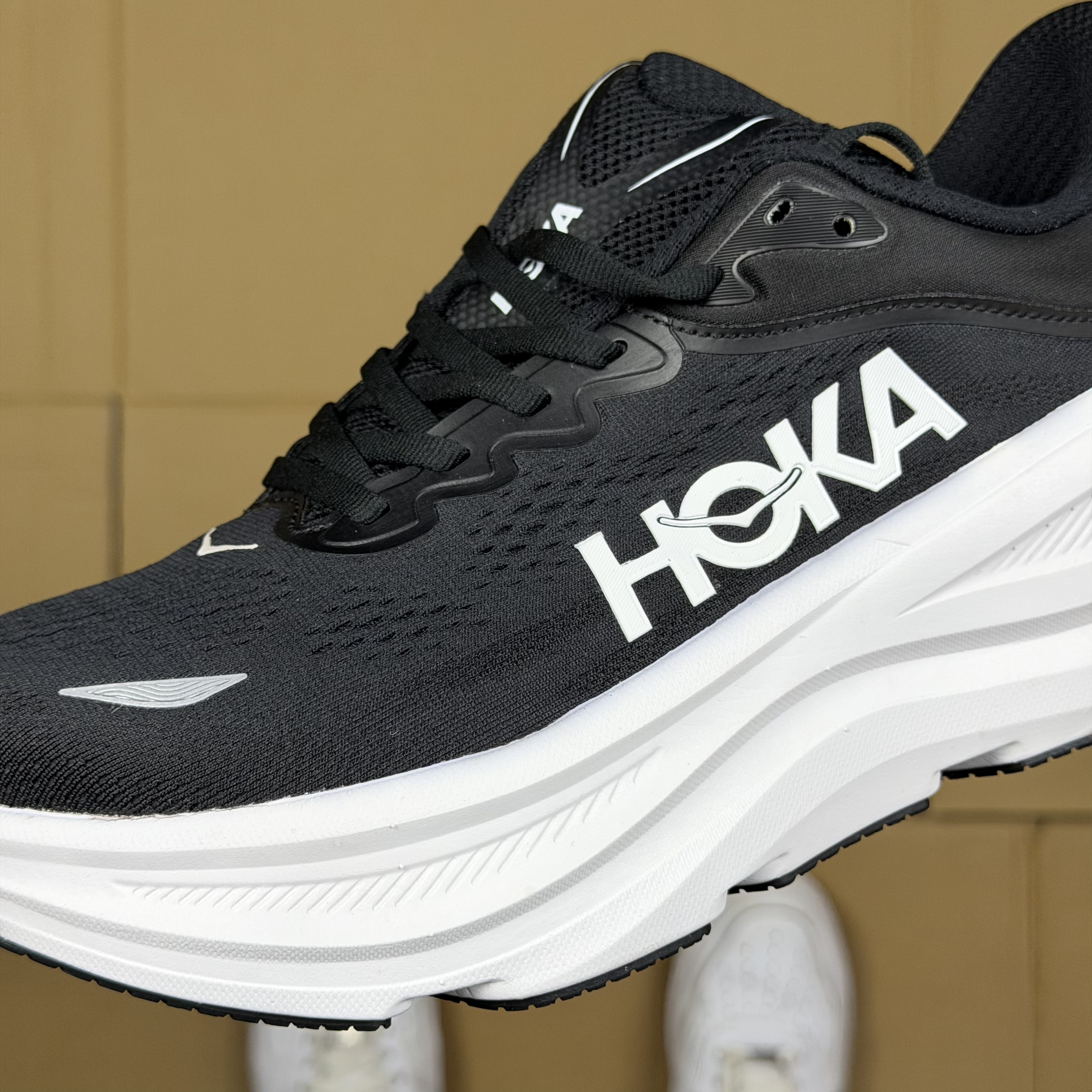 Hoka One One Bondi 9 
