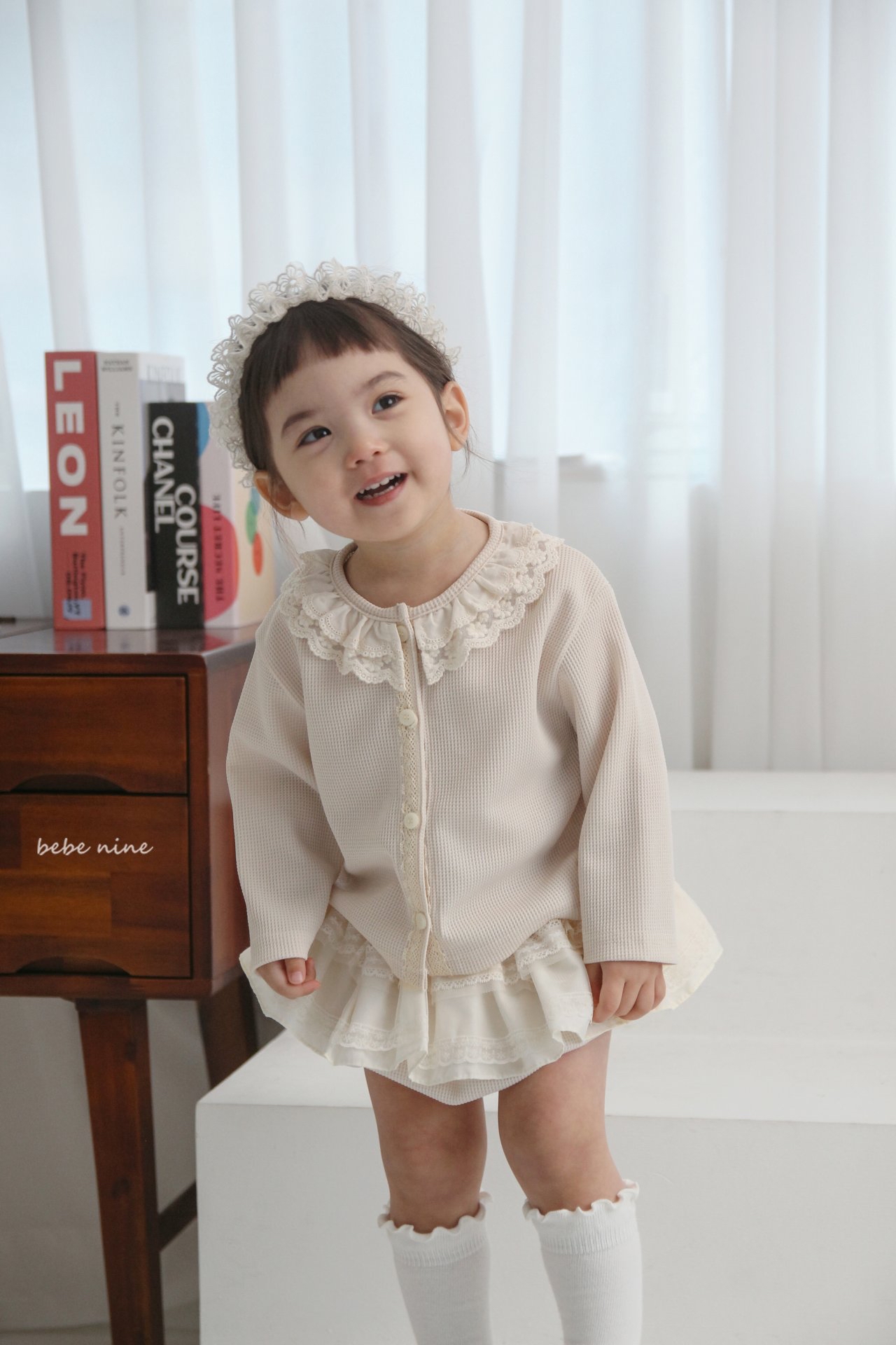 🌸預訂 韓國直送🌸🇰🇷Bebenine兩色蕾絲花邊領華夫格開襟外套