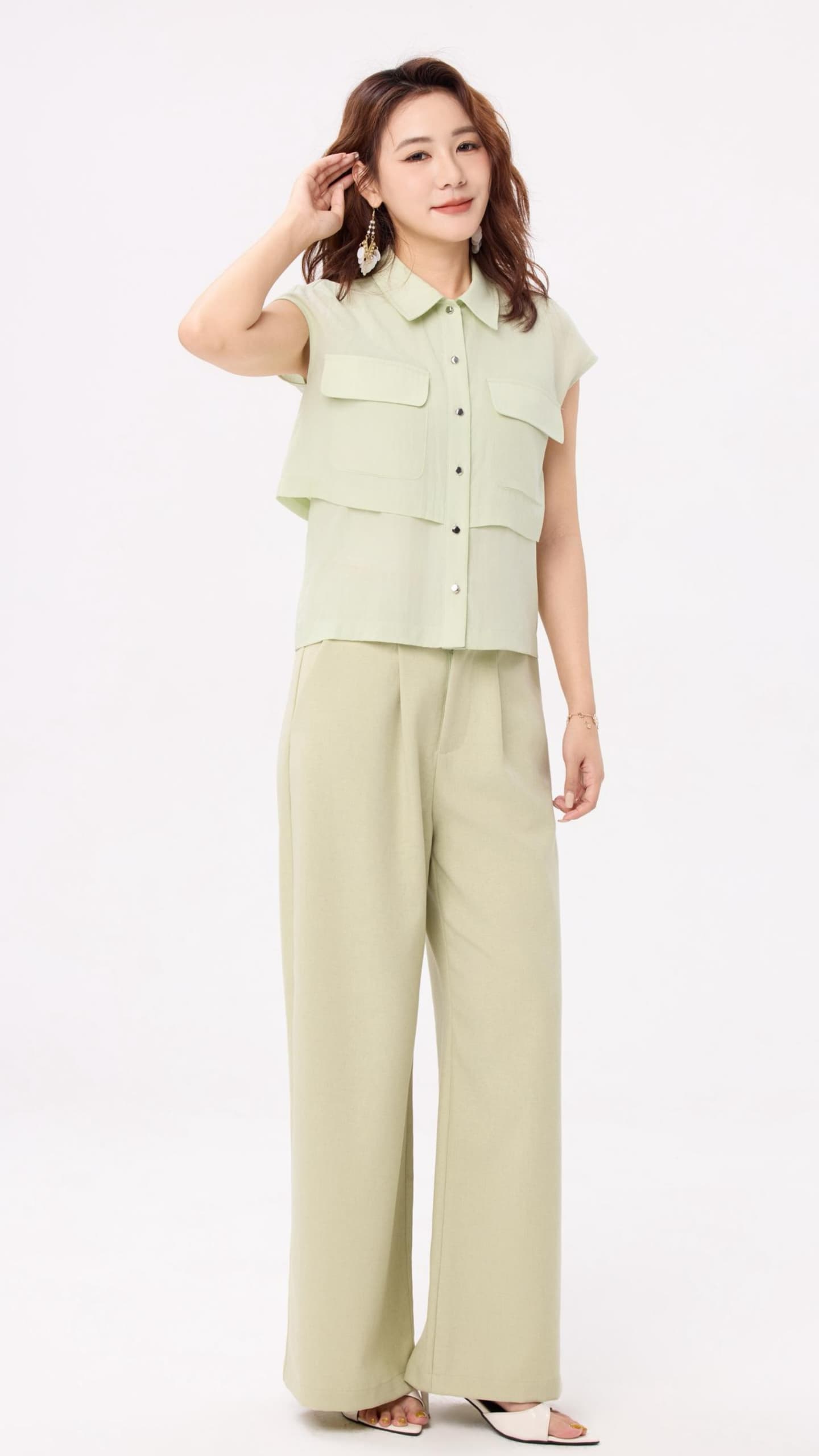 10141342 Verdant Glow Utility Blouse