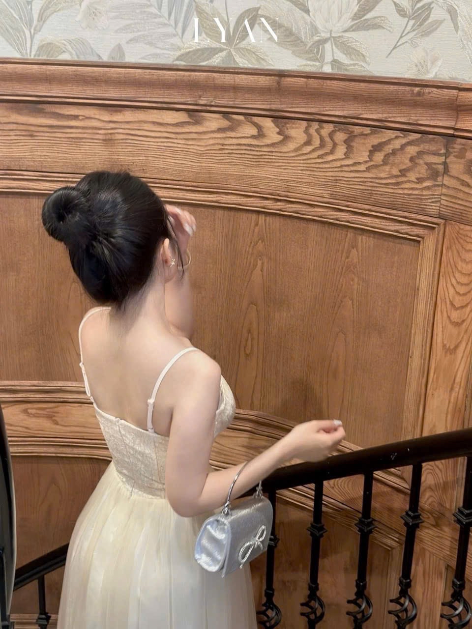 優雅細肩帶薄紗生日礼服