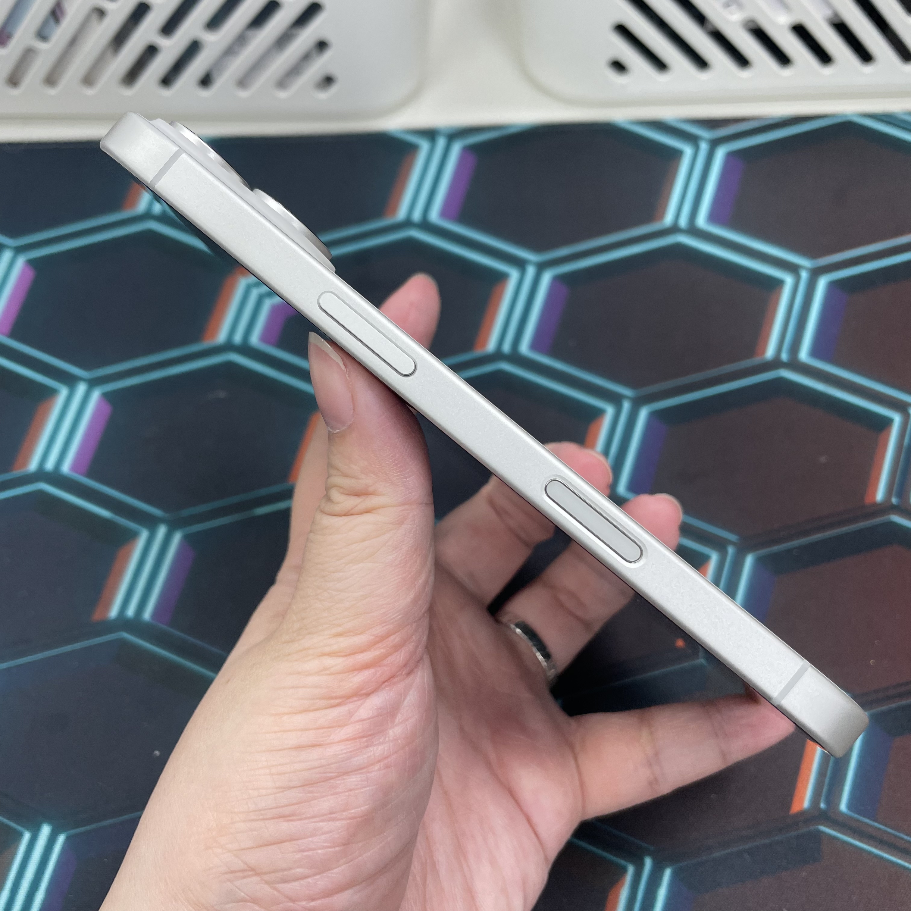 *6354 17 未使用品 256GB 電100 白色 white