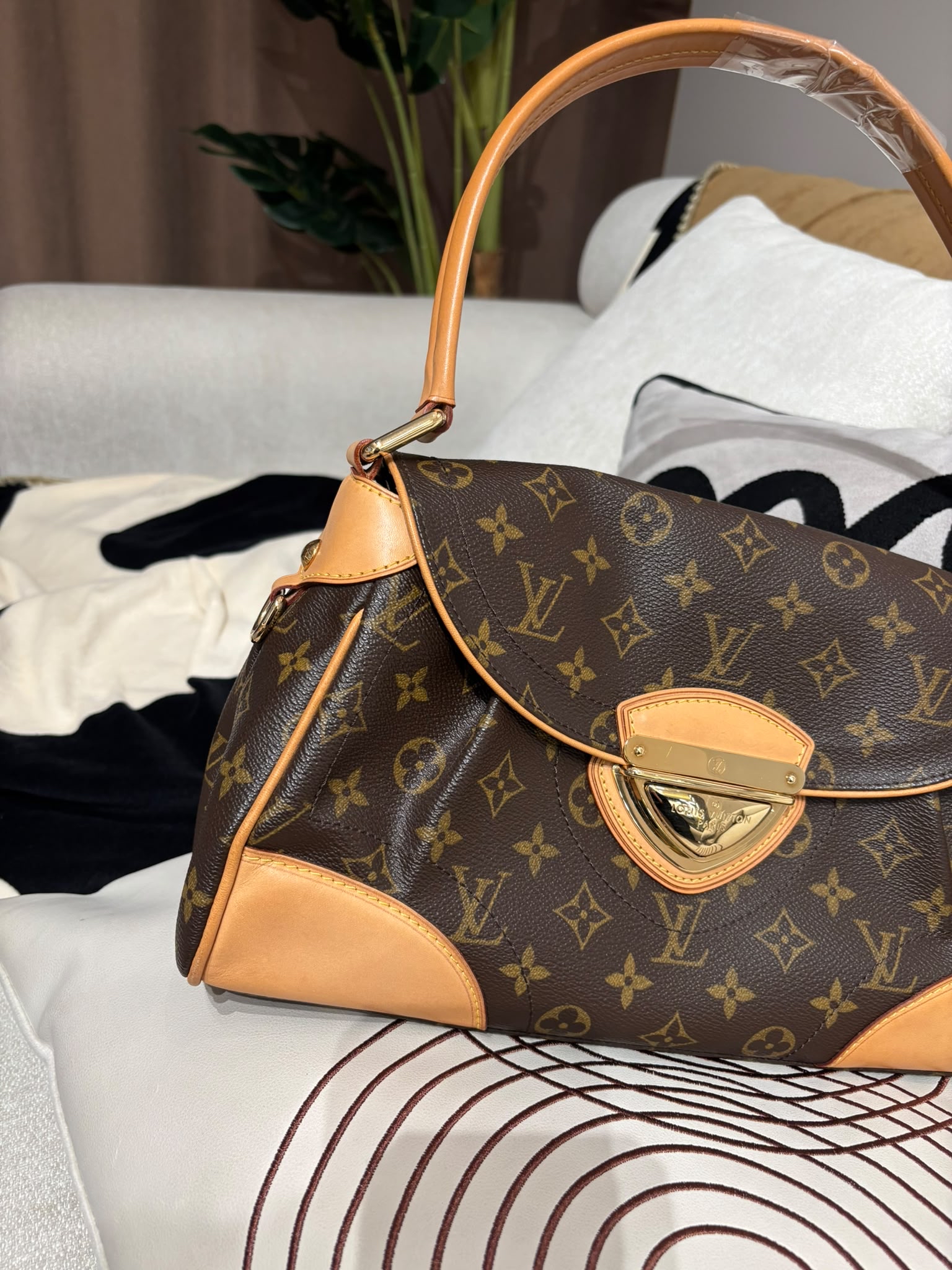 LV Beverly MM Monogram M40121 Hobo Bag 100%Authentic, 98%New ✅Dust bag 
