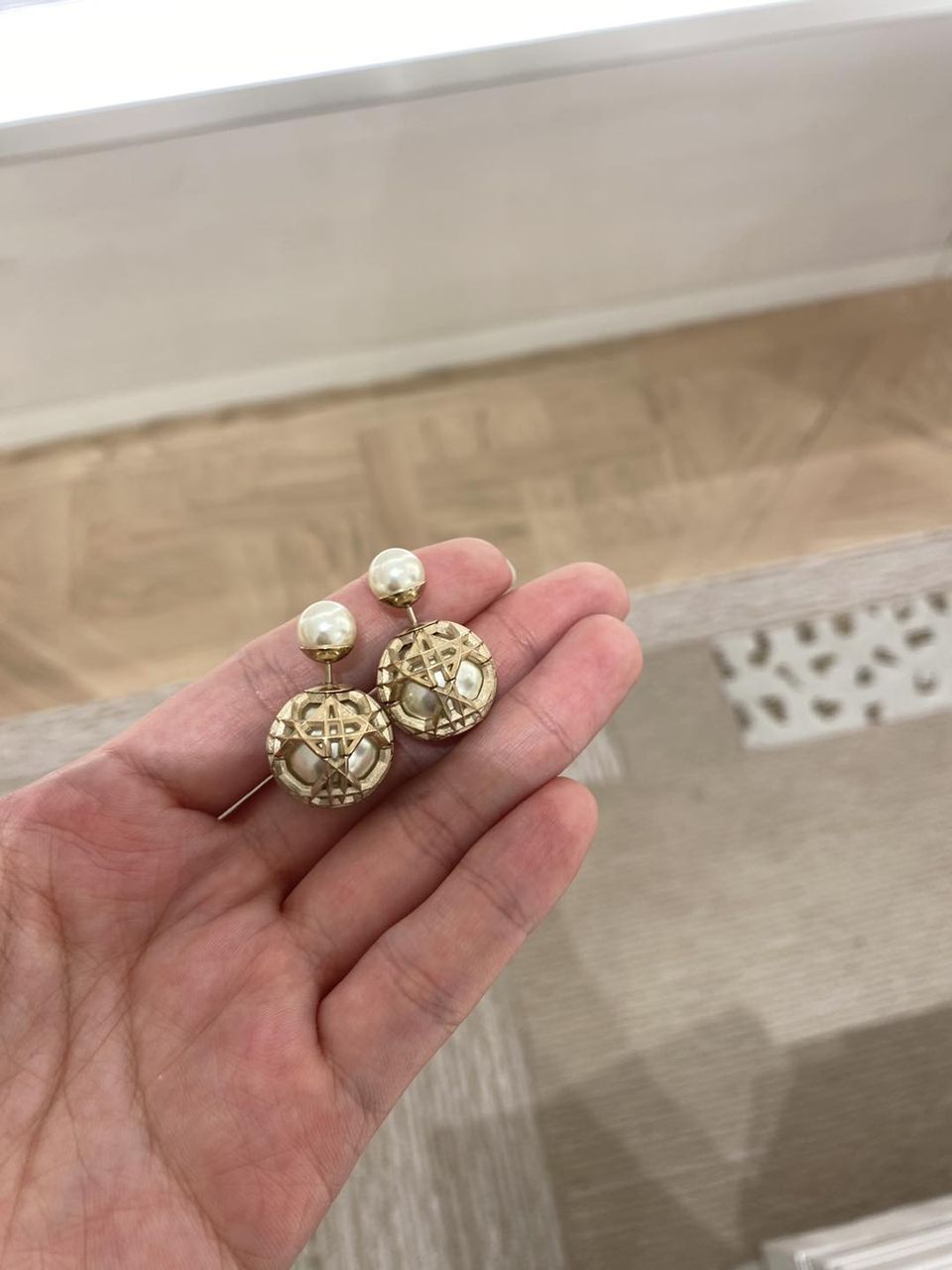 【現貨 原單】DIOR Tribales Cannage 藤格紋鏤空珠飾耳環 連禮盒