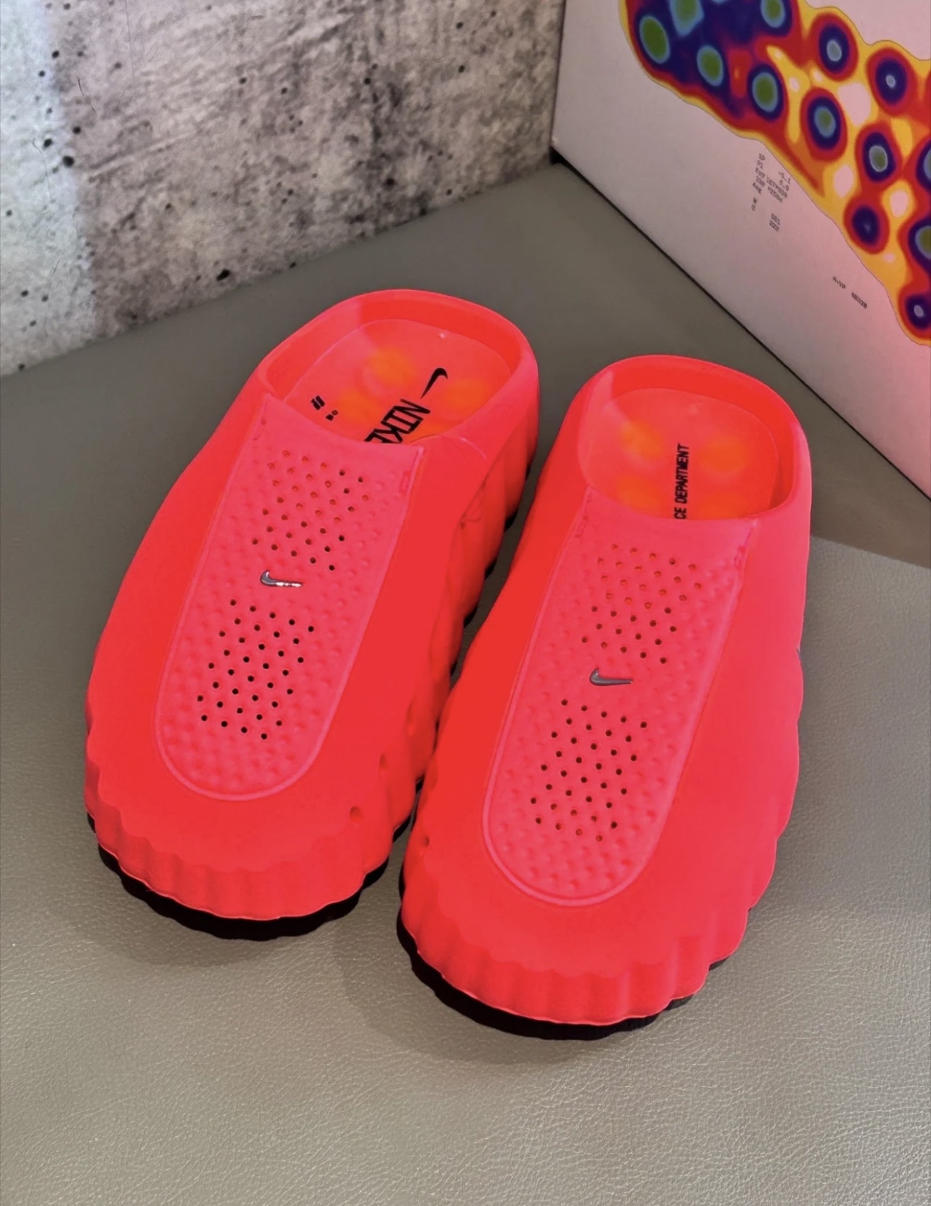 HQ4307-600 Nike Mind 001 Slide Solar Red HQ4307-600