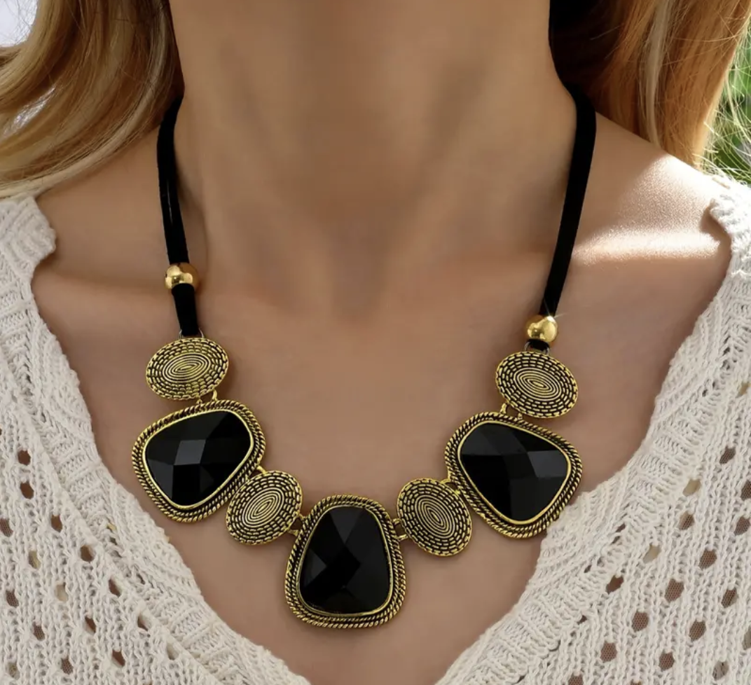 Vintage Gold and Black Short Necklace