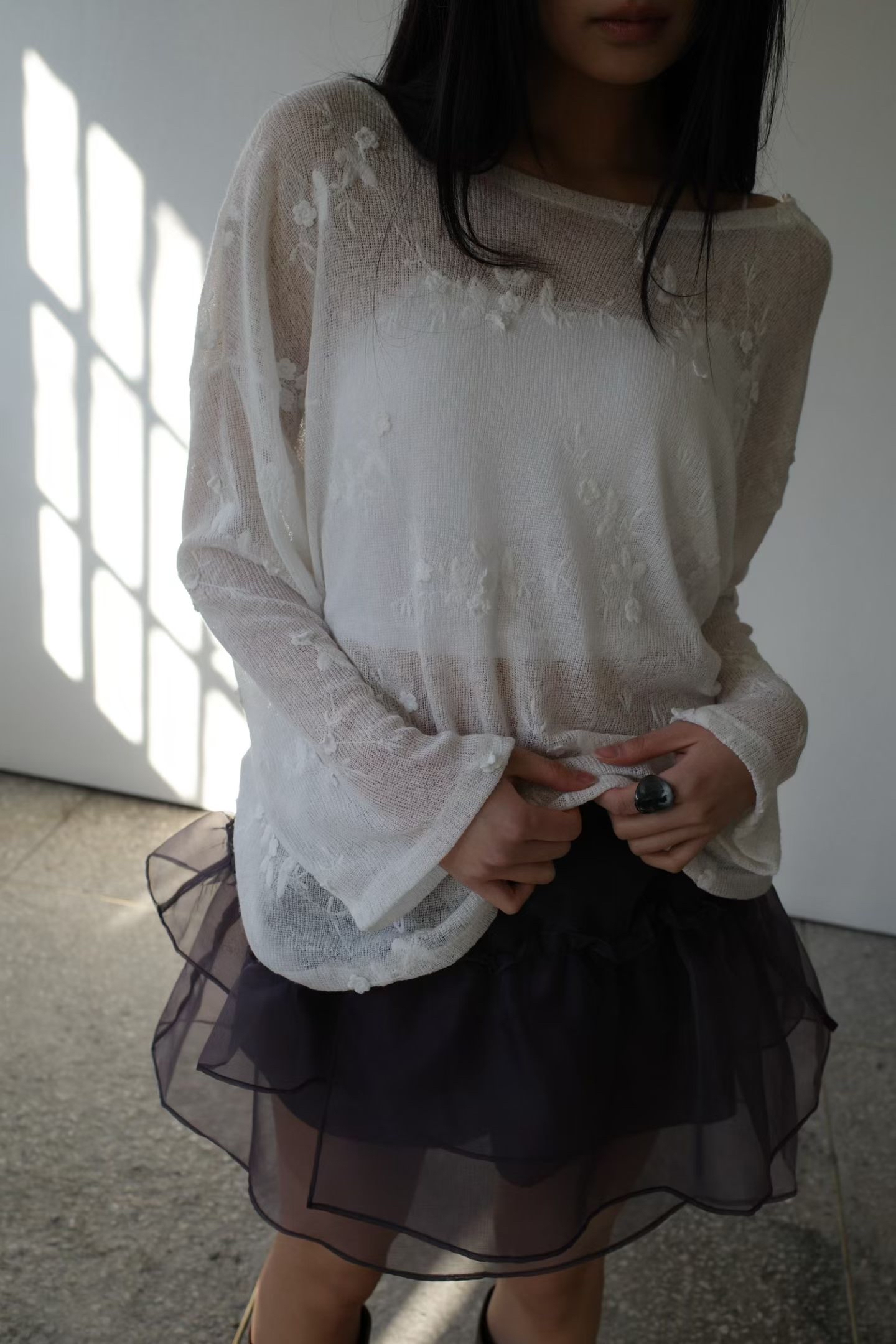 Two-way knot embroidered top (Ivory)