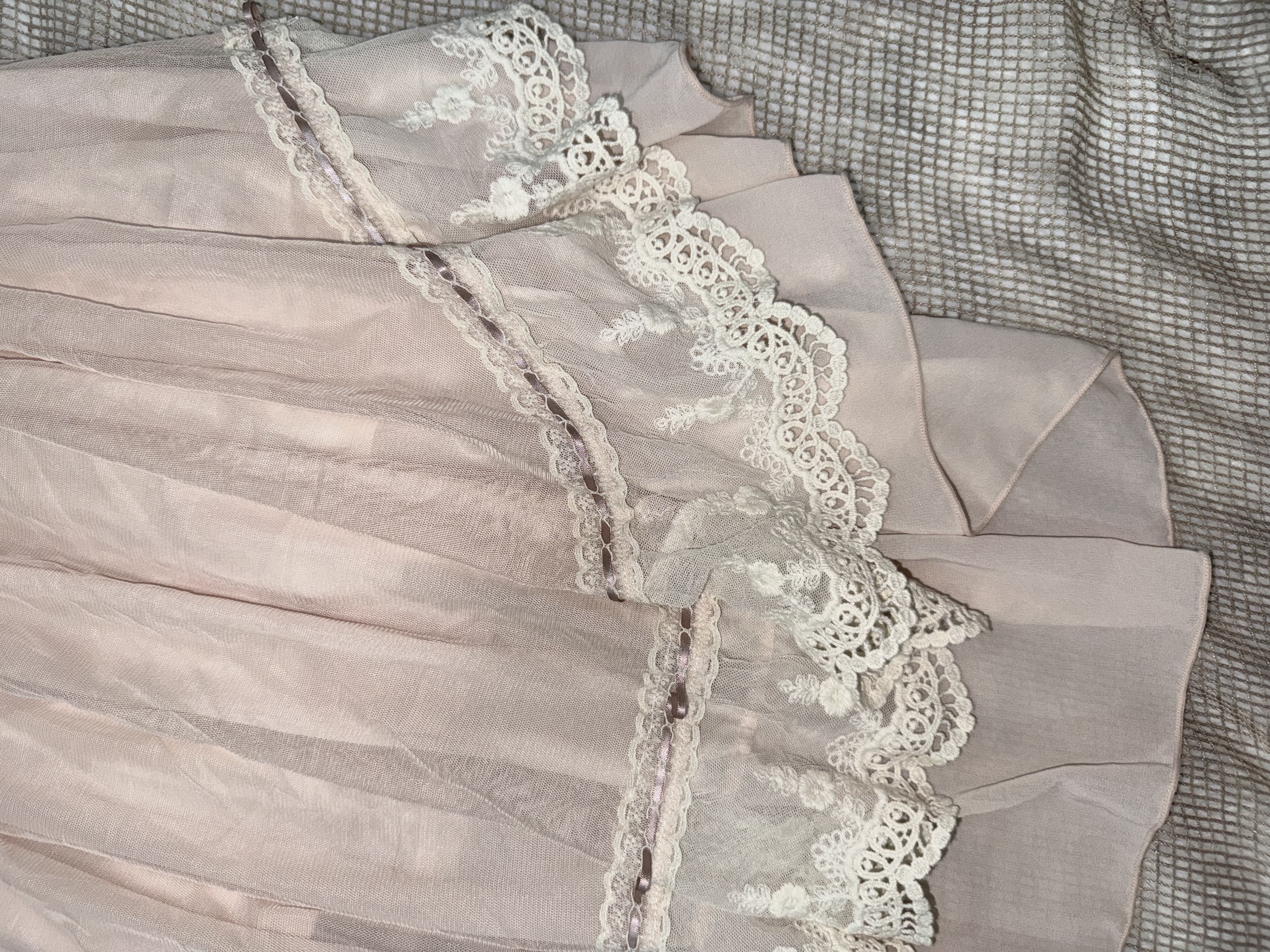 Axes High-Low Chiffon Skirt with Ribbon and Lace