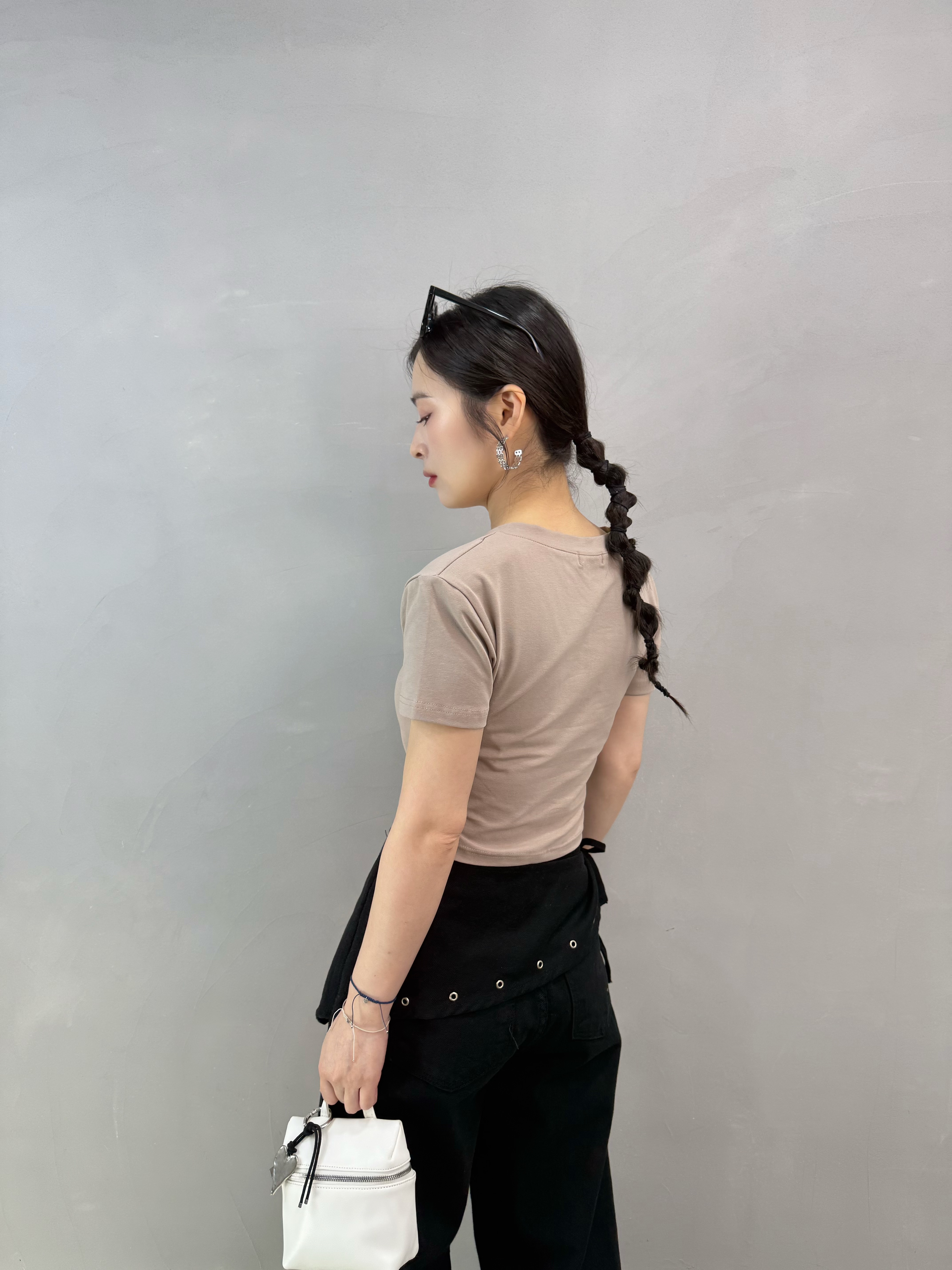 R70 V領淨色短Tee