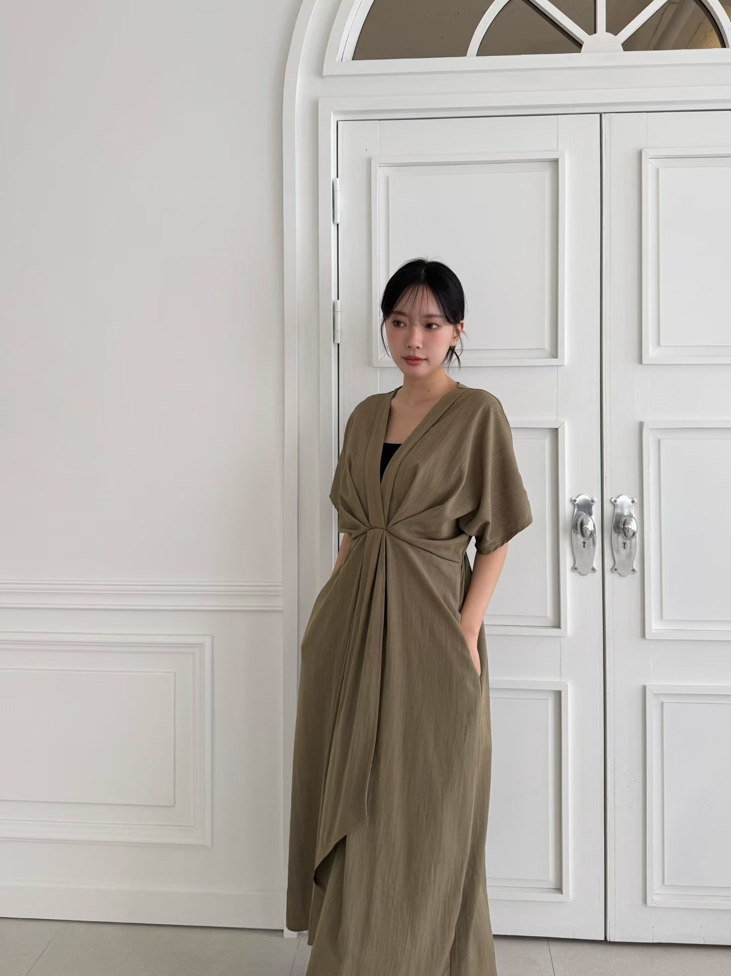 M24 V 領扭結垂墜感連身長裙