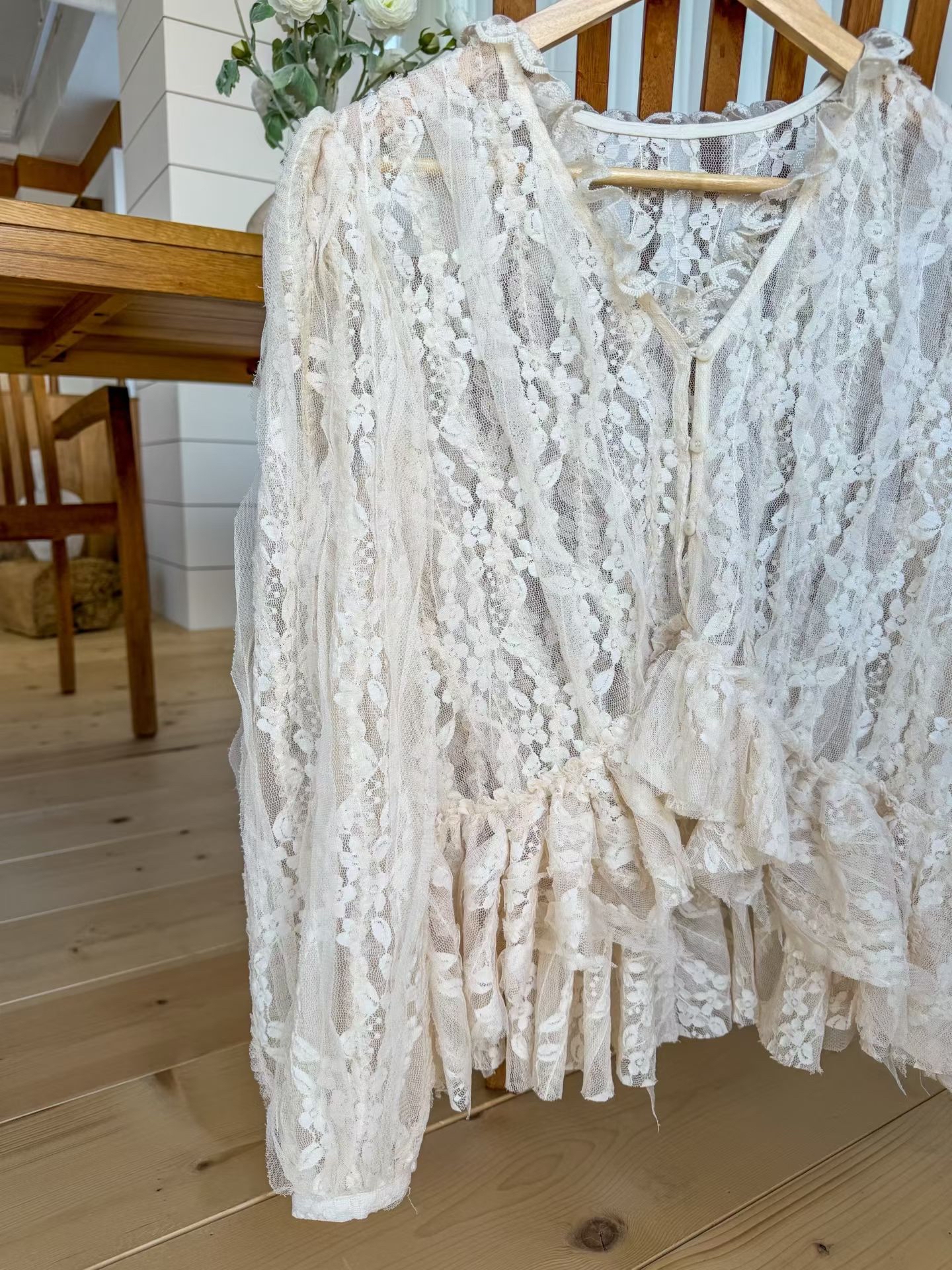 Vintage lace cardi (cream)