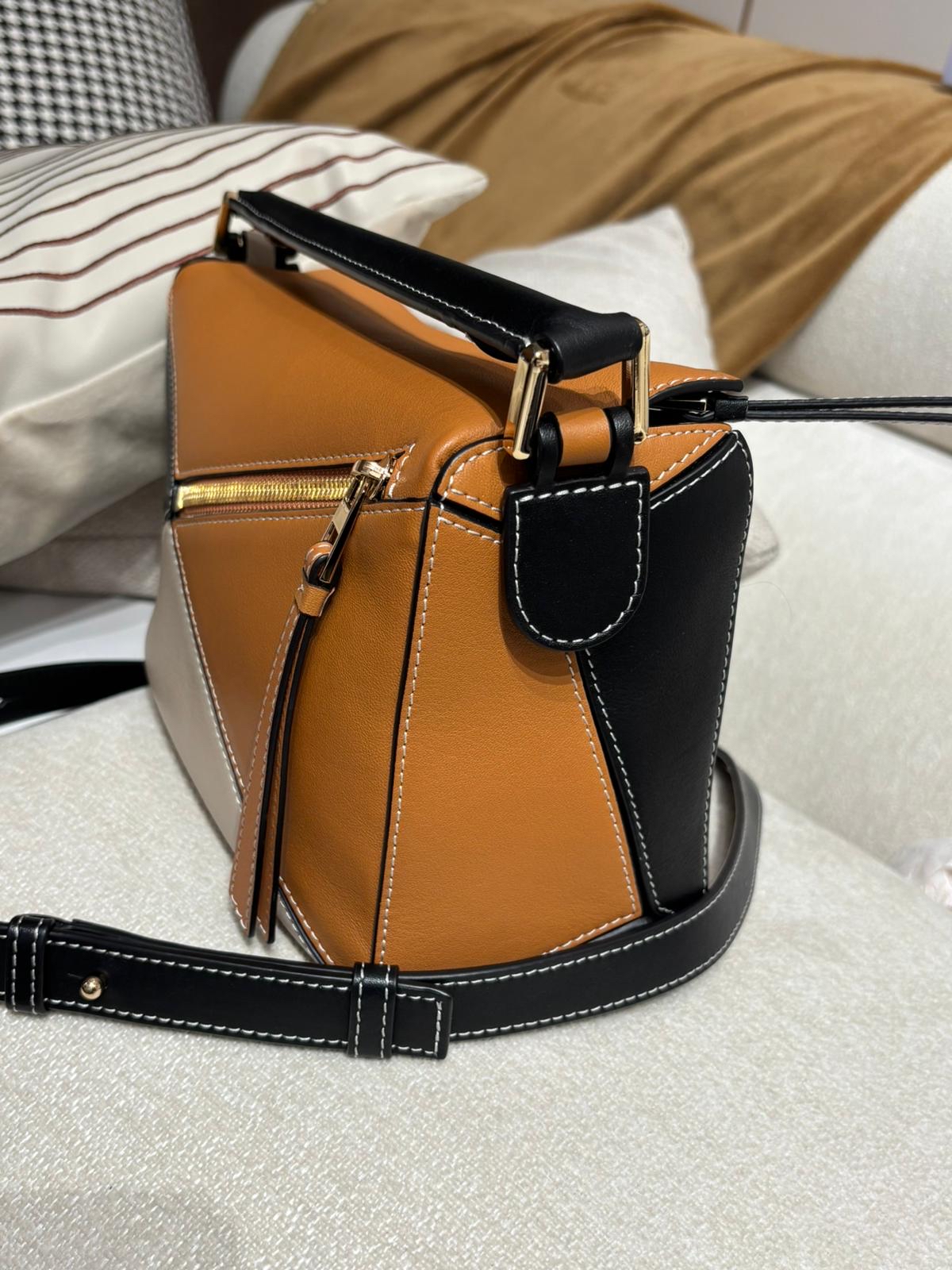 Loewe Puzzle Small 牛皮100%Authentic, 98%New ✅Dust bag