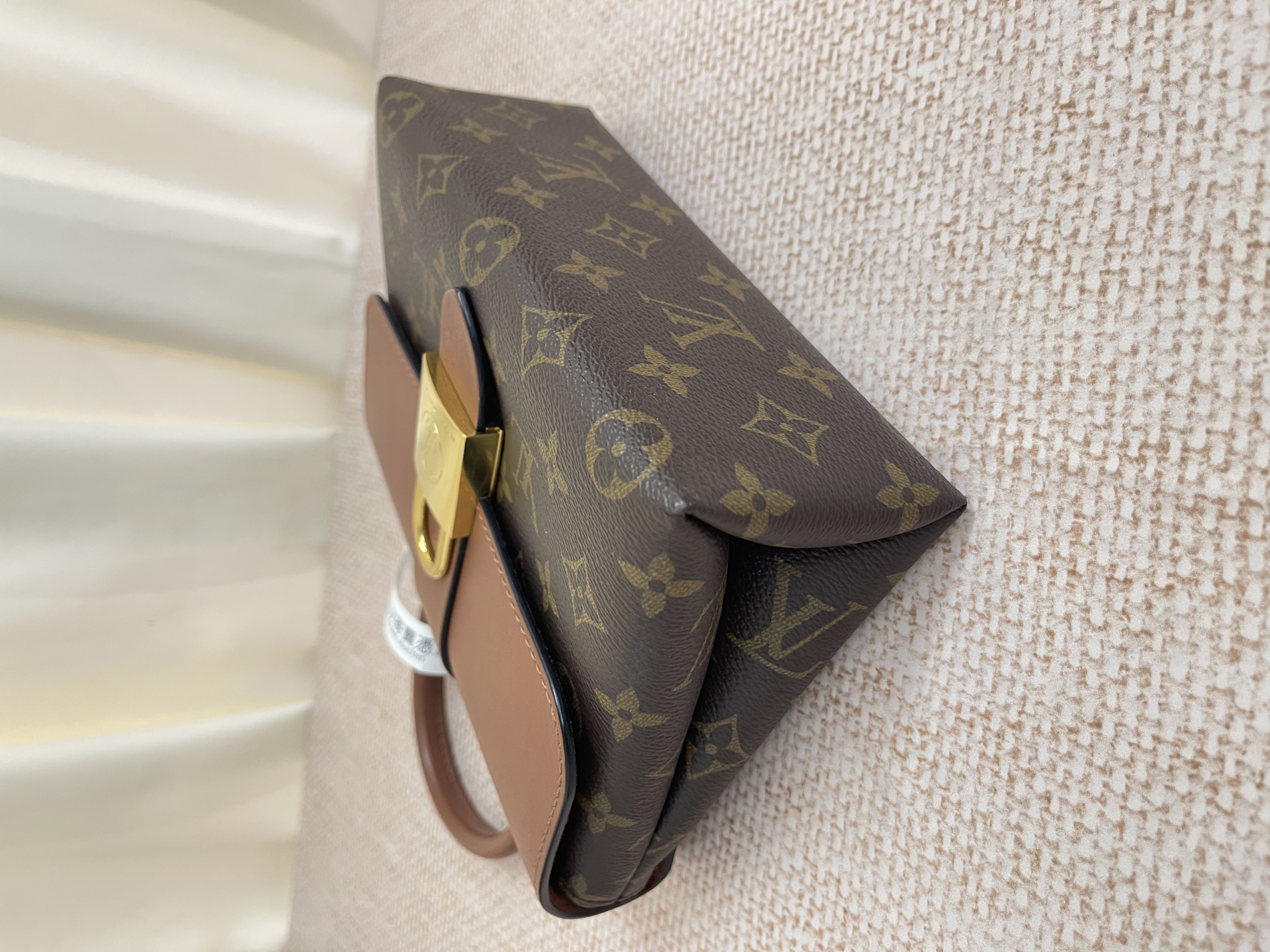Pre-owned Louis Vuitton Locky BB Monogram Canvas Crossbody Bag/ Product Code: 26041911