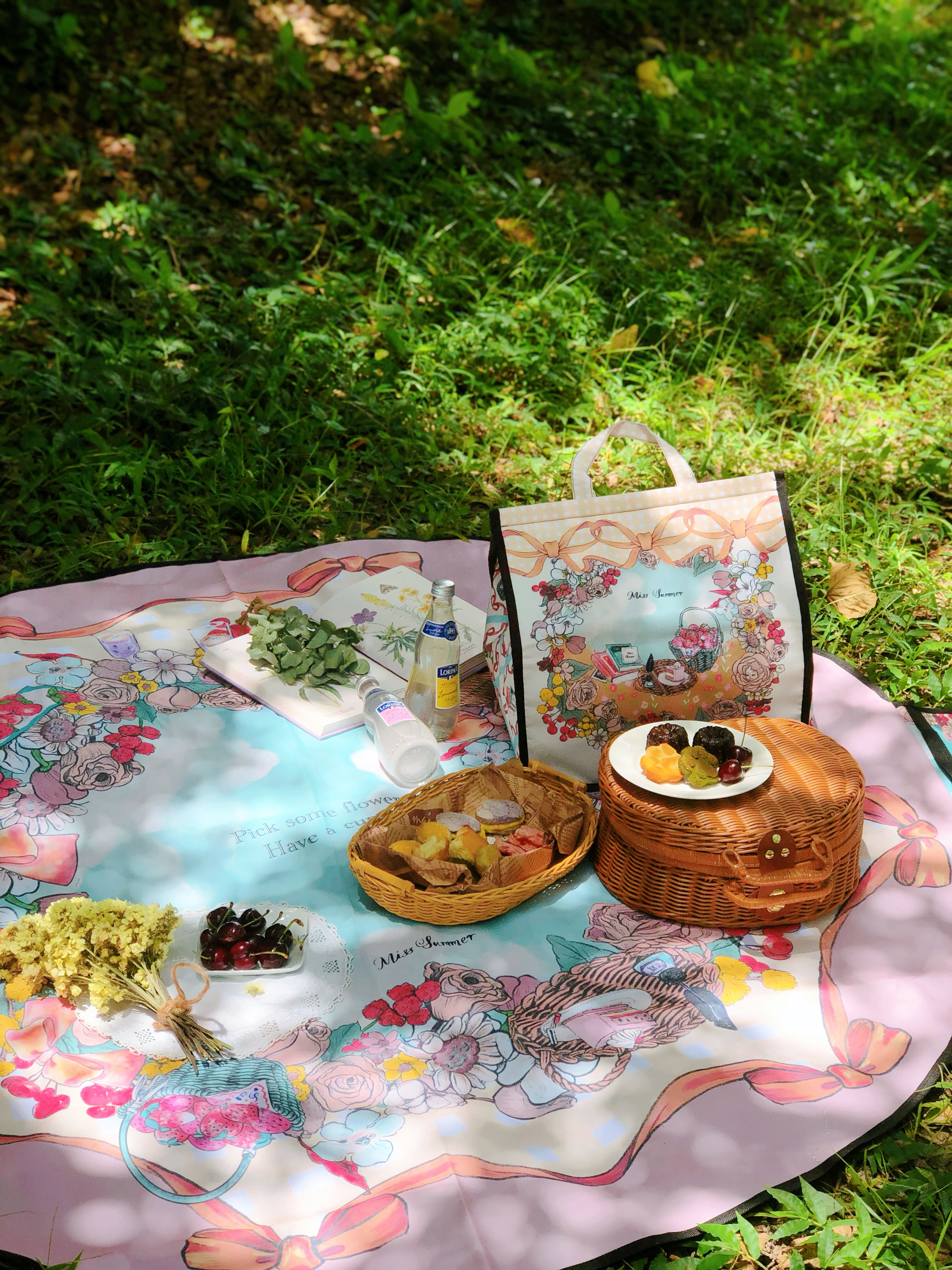 Miss Summer {Blue sky party} 野餐墊 + 保冷袋