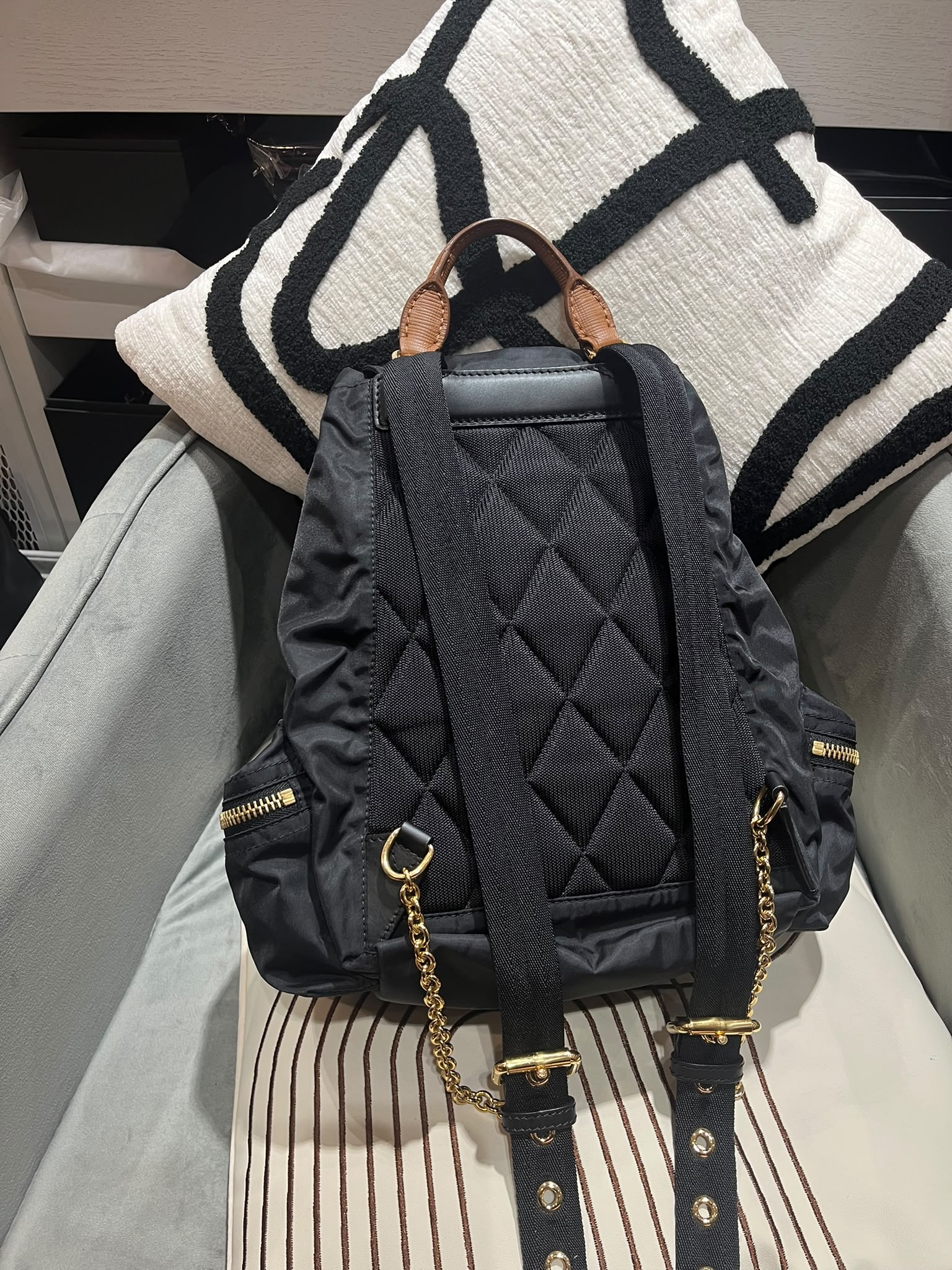 Burberry Nylon Backpack 100%Authentic, 98%New ✅Dust bag