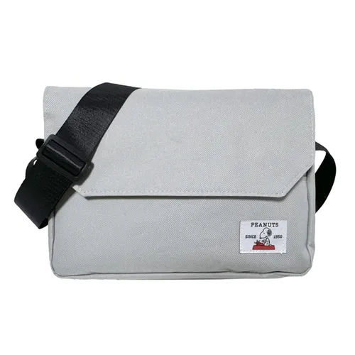 🇯🇵🇯🇵Peanuts 系列：Snoopy 復古揭蓋式輕巧尼龍斜孭袋日本直送現貨😎🤩