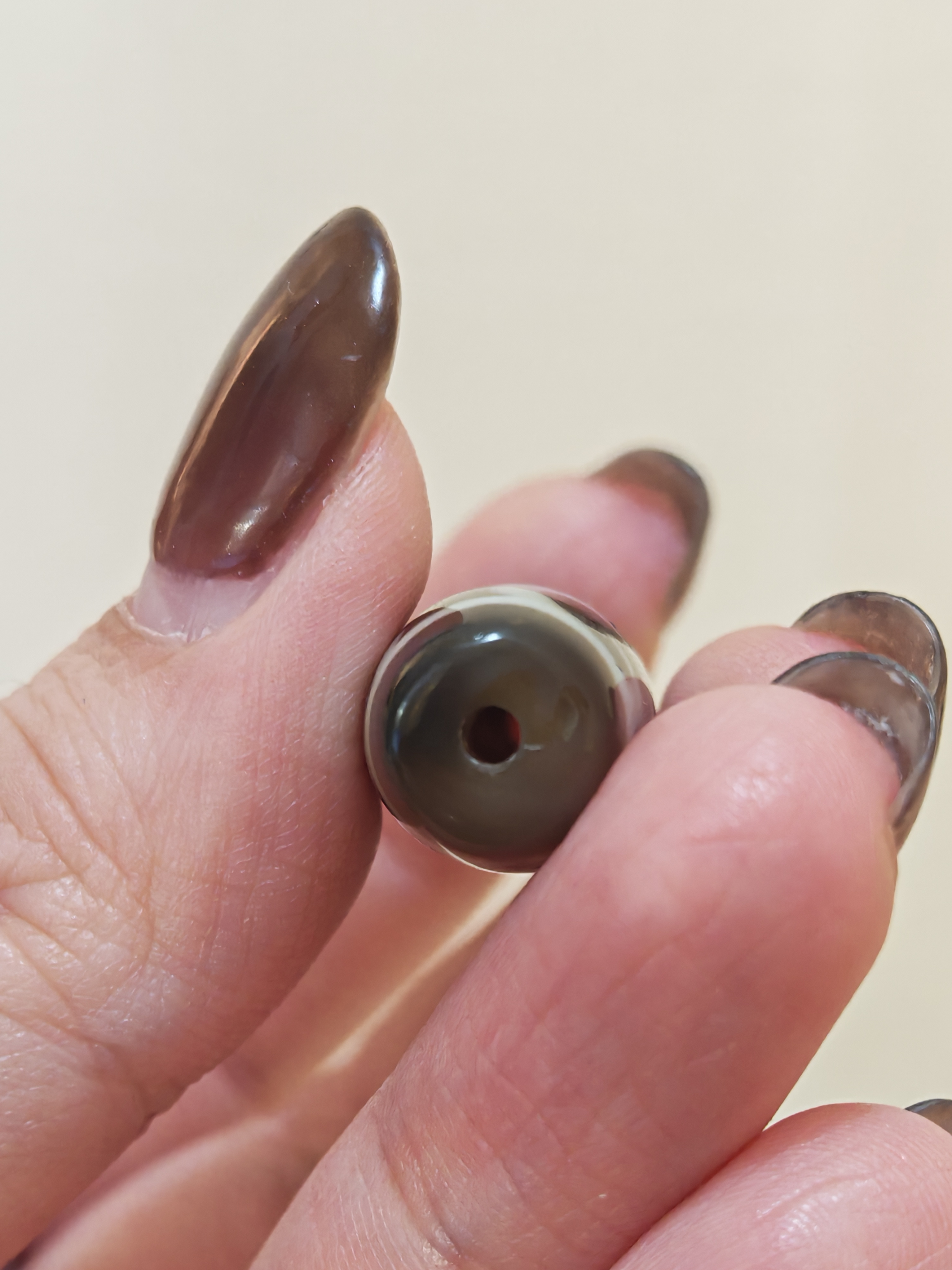 「黑白蓮師法帽天珠」26021