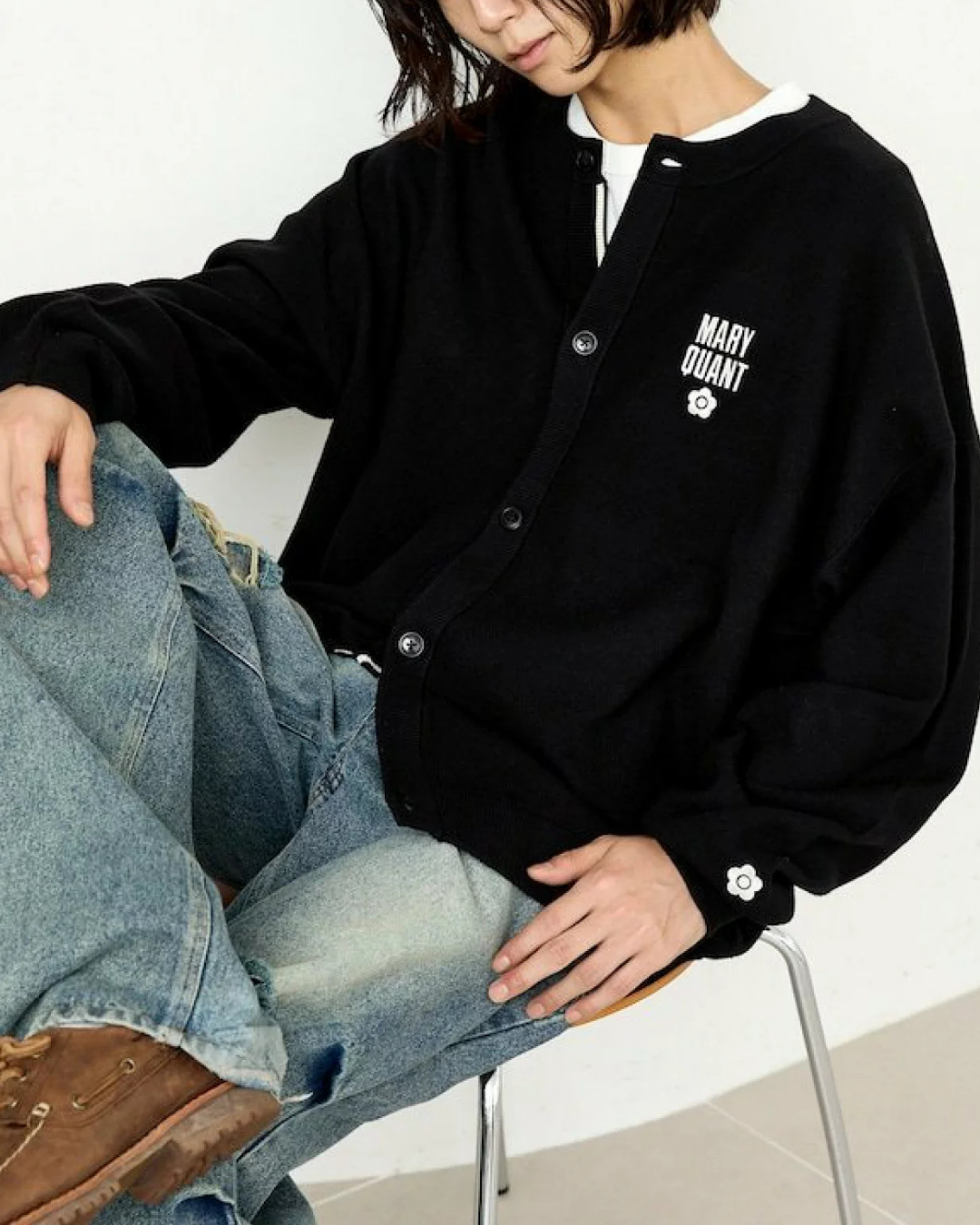 日本代購【 2026新產品 日本直送  MARY QUANT × PUBLUX 限量別注 男女通用 標誌撞色圓領針織冷衫外套 Unisex Bespoke Logo Crew Neck Knit Cardigan 】