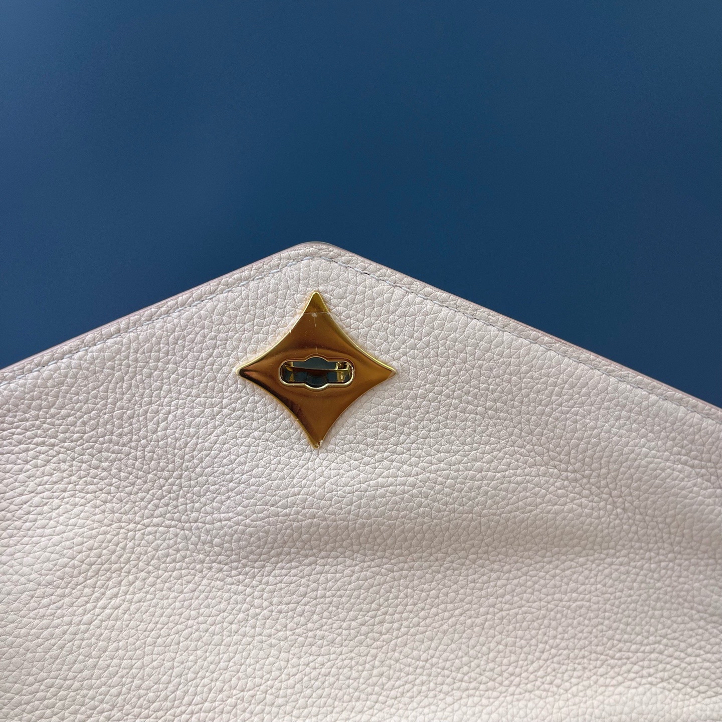 【預訂貨品】LV rose des vents奶白色斜孭袋