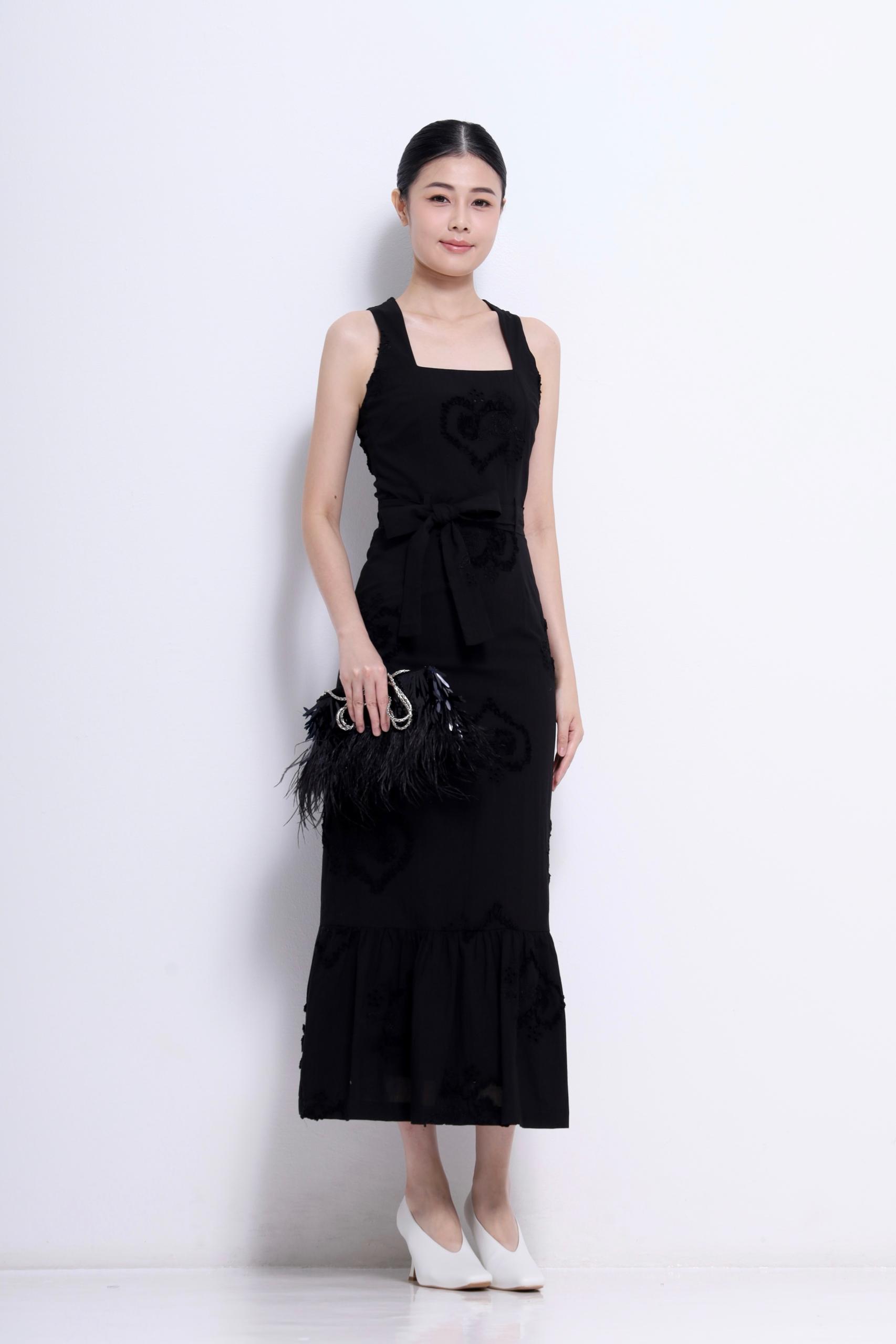 CD2146 EMBD CUTOUT LACE DRESS