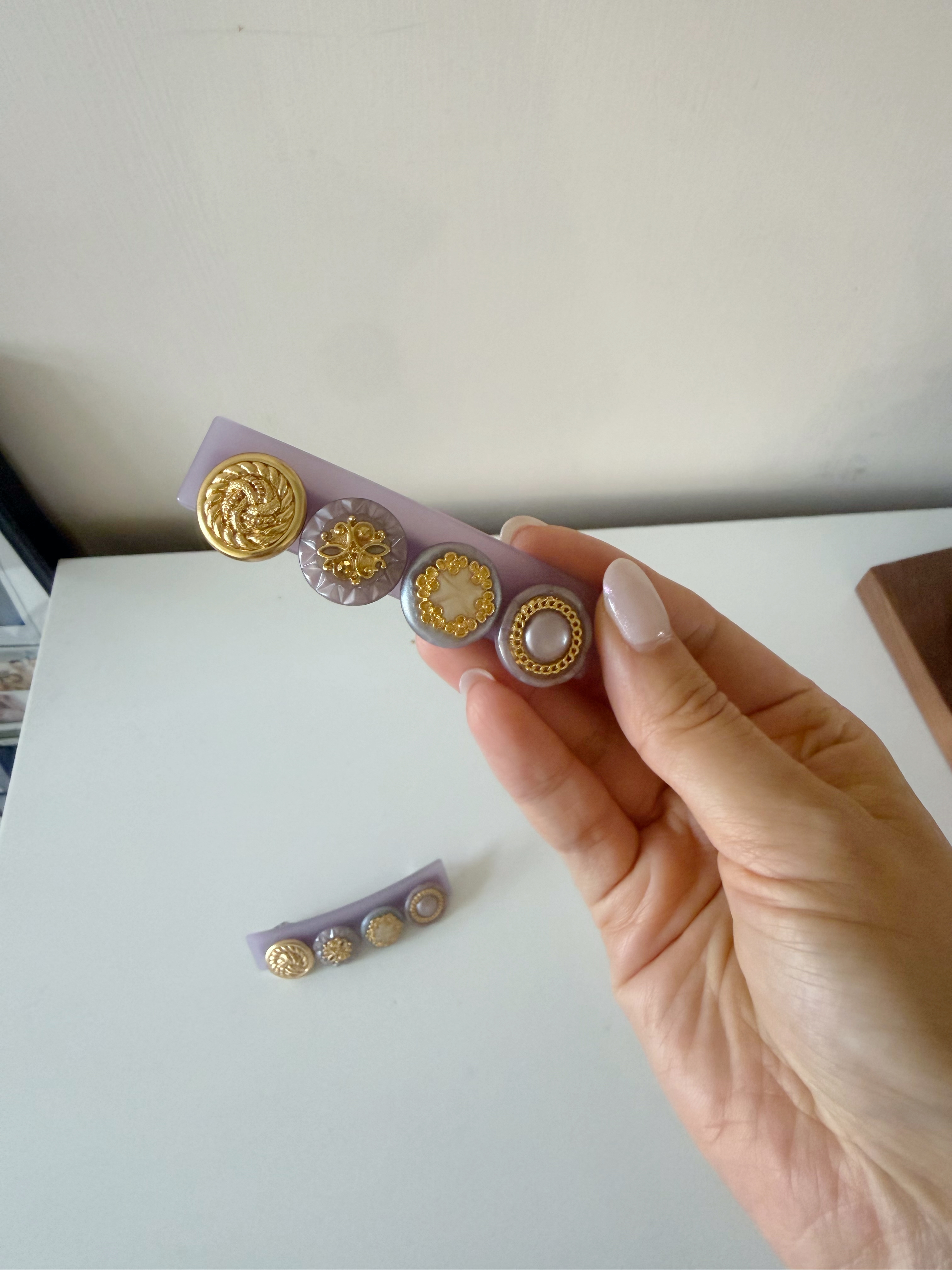 法式復古鈕扣一字彈簧髮夾6CM/4色 *現貨款