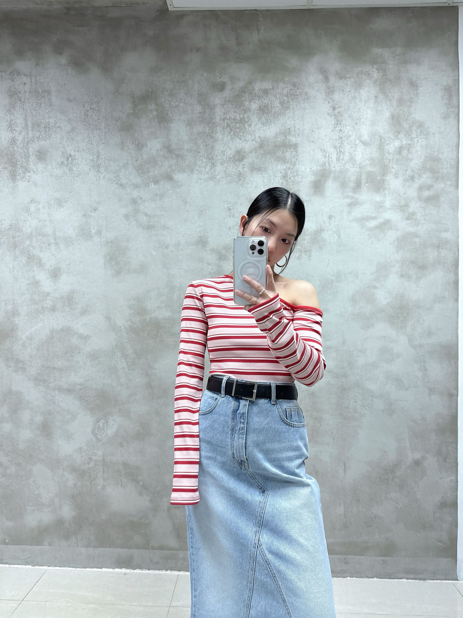 A01 單邊露膊橫間Top