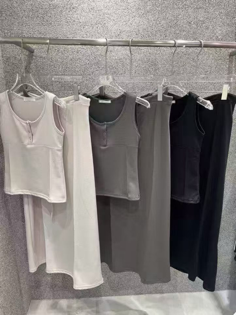 vest + skirt set