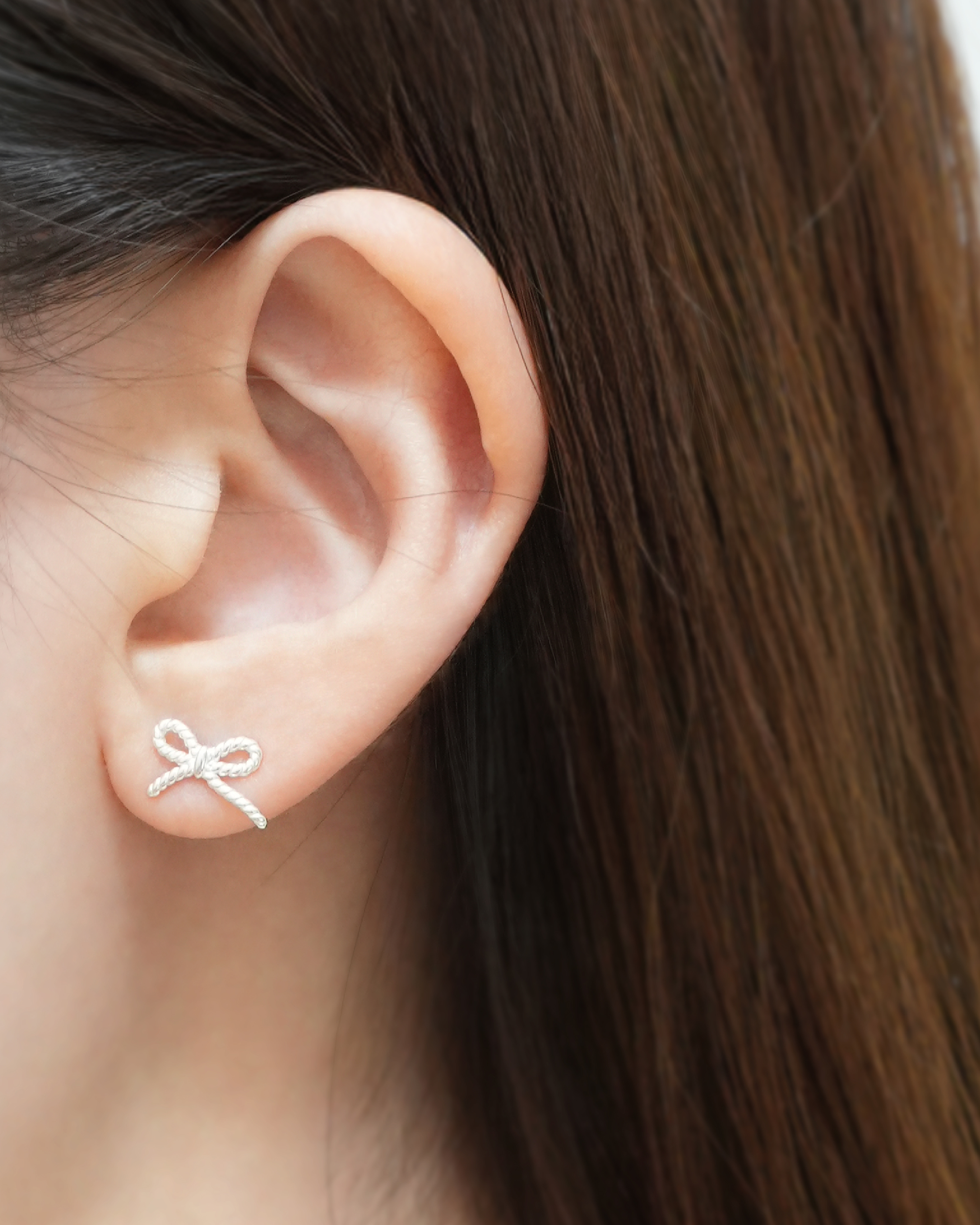 Woven Sleek Bow Earrings 