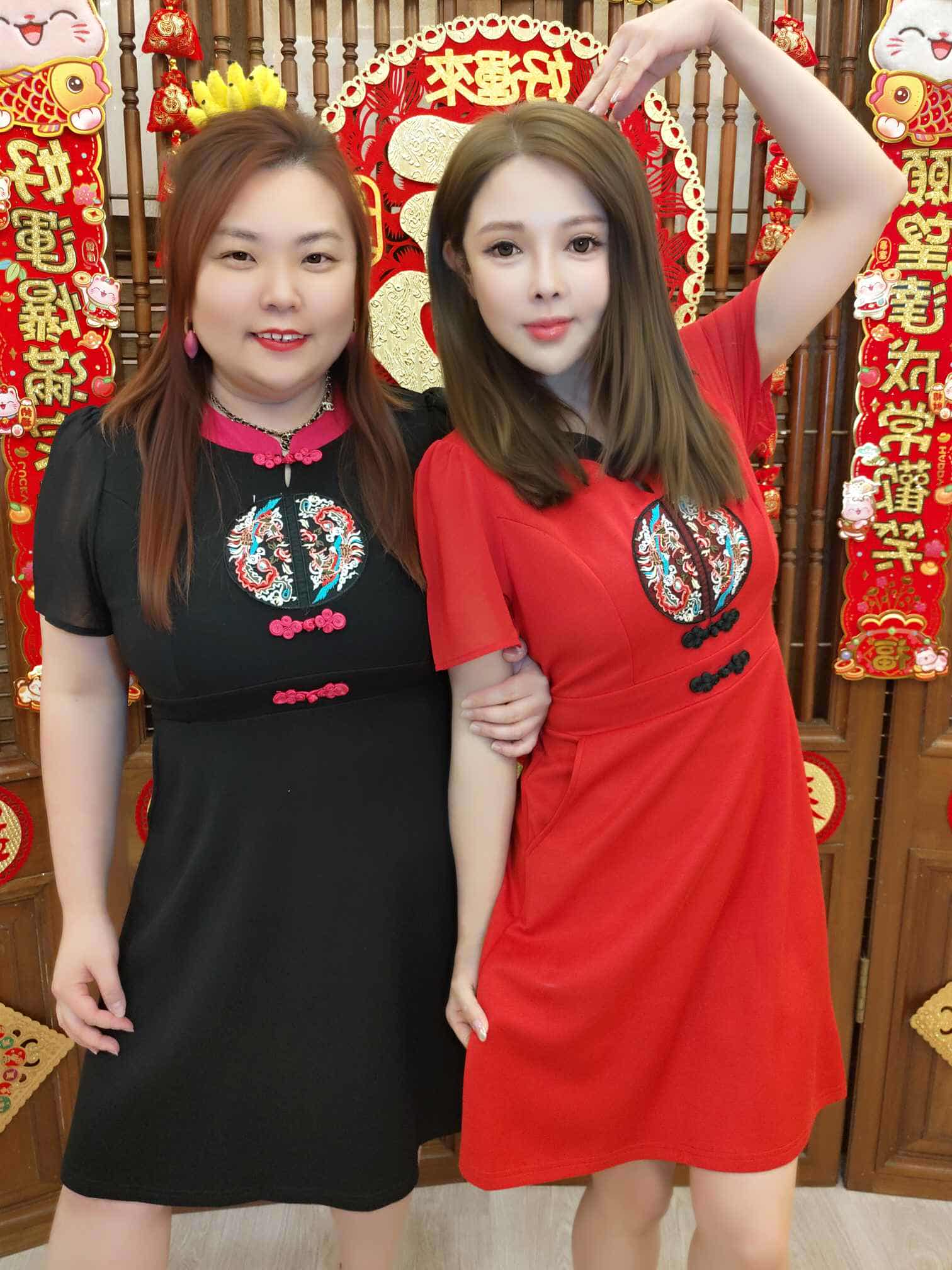 DB02 TW#5816 刺绣大图盘扣设计A字裙